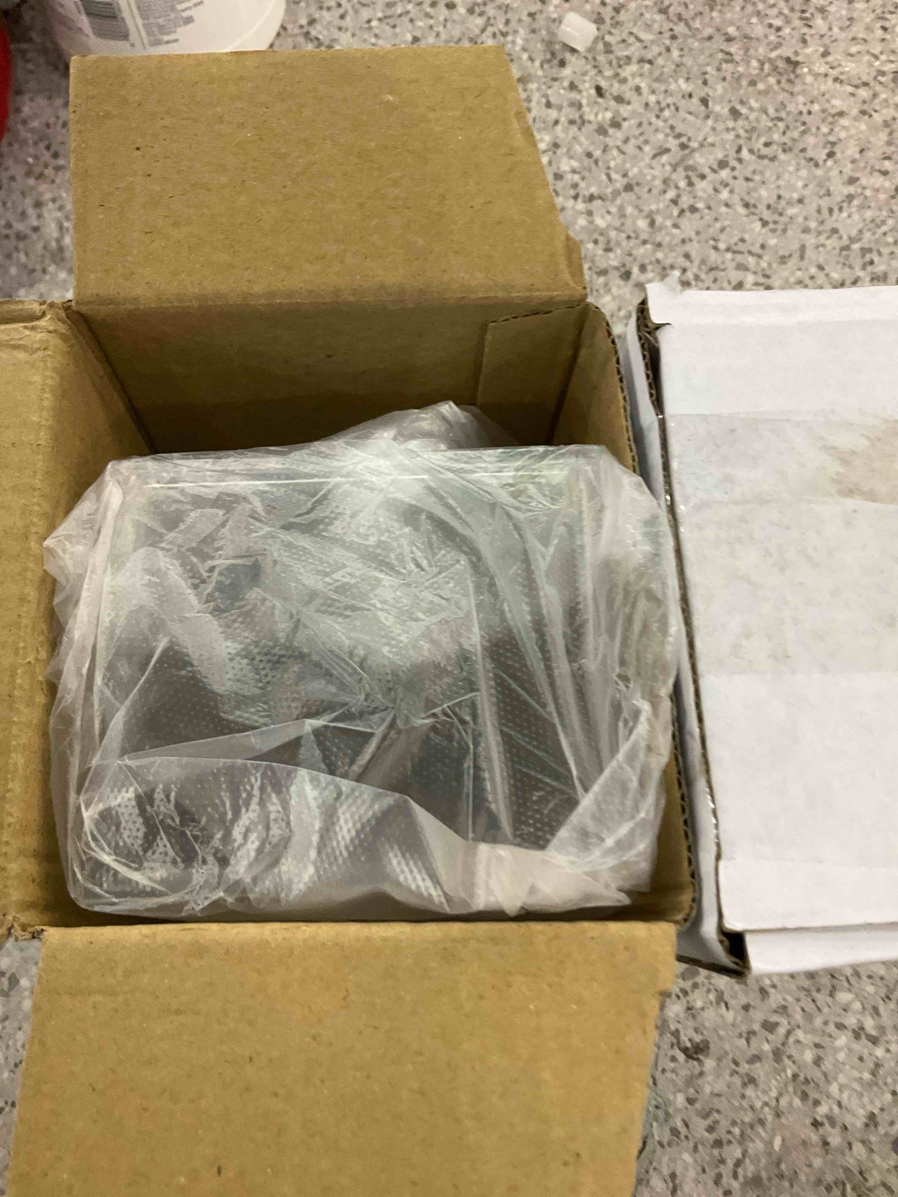 https://s3.amazonaws.com/lotting-images-prod/BargainHunt/EXS01285355_1713361259328.jpeg