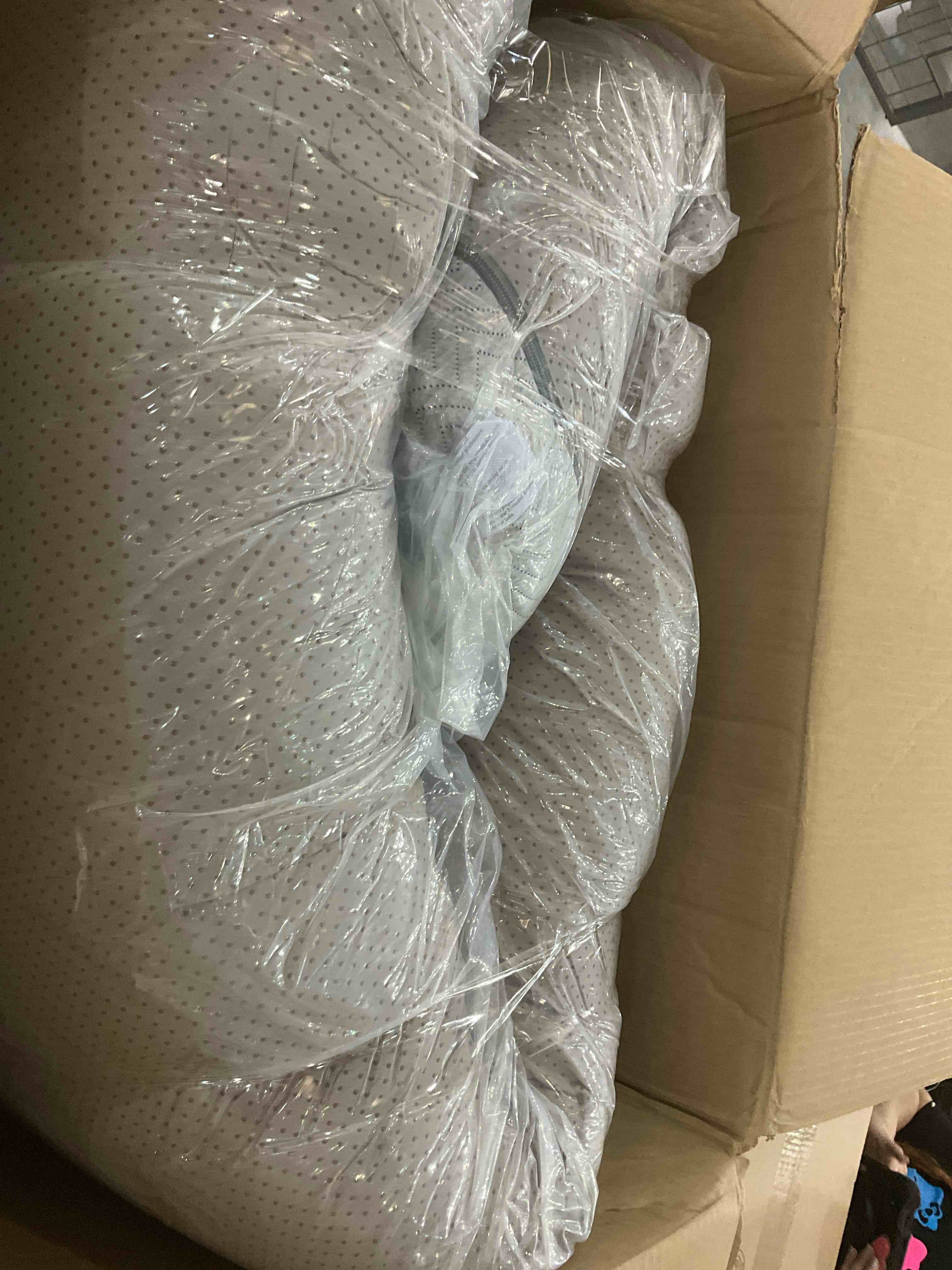 https://s3.amazonaws.com/lotting-images-prod/BargainHunt/EXS01285494_1713449502822.jpeg
