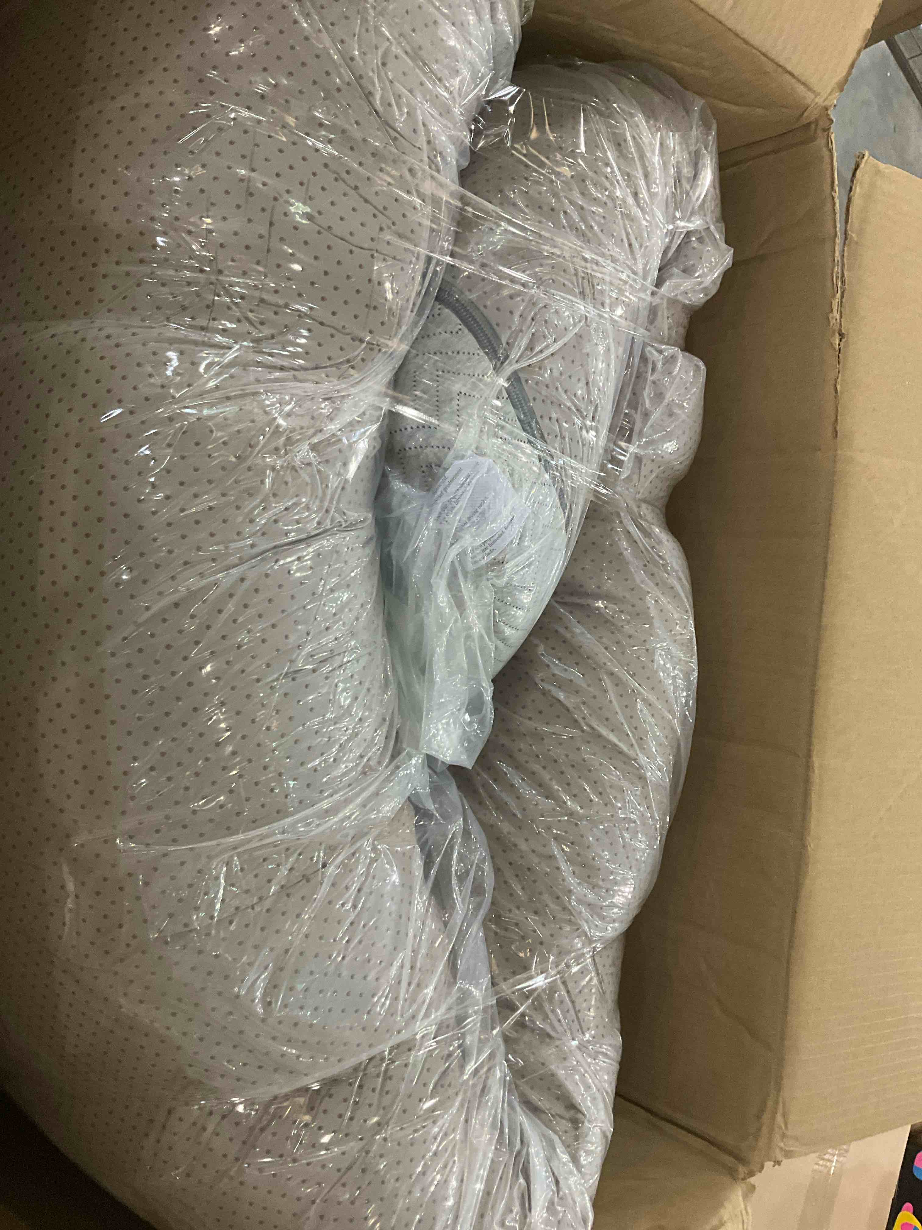 https://s3.amazonaws.com/lotting-images-prod/BargainHunt/EXS01285494_1713449503806.jpeg