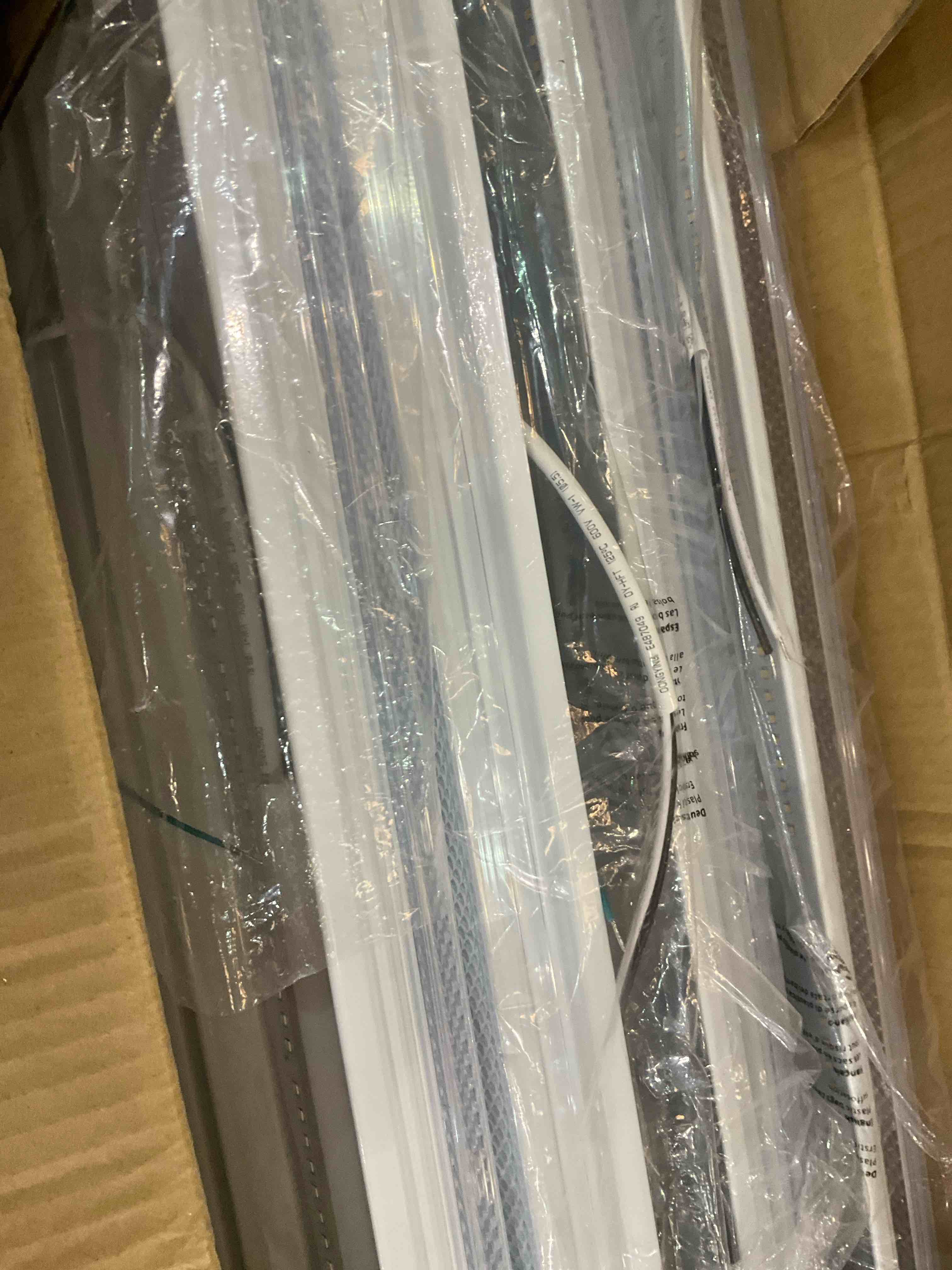 https://s3.amazonaws.com/lotting-images-prod/BargainHunt/EXS01285545_1713190491827.jpeg