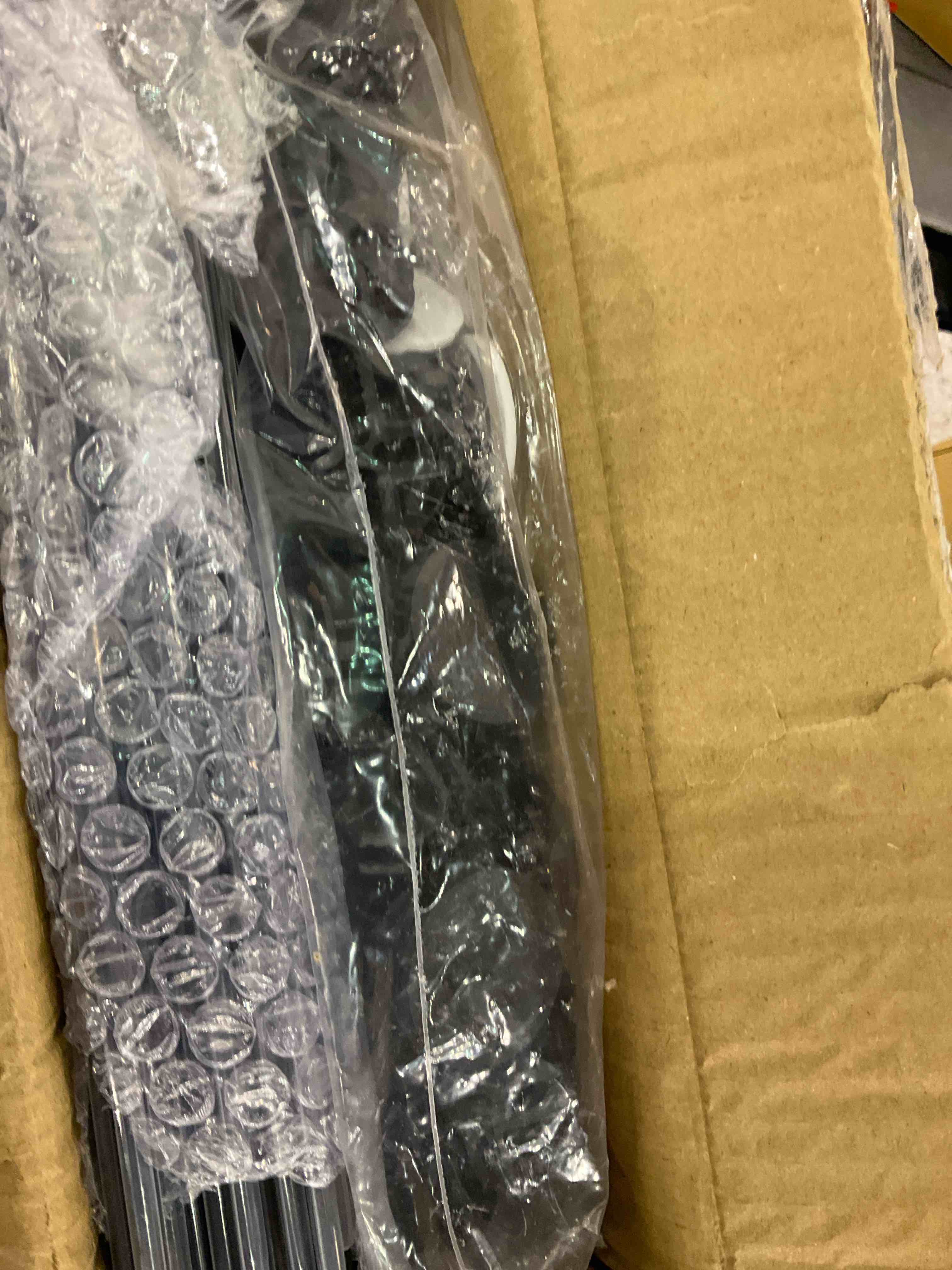 https://s3.amazonaws.com/lotting-images-prod/BargainHunt/EXS01285651_1713269582990.jpeg