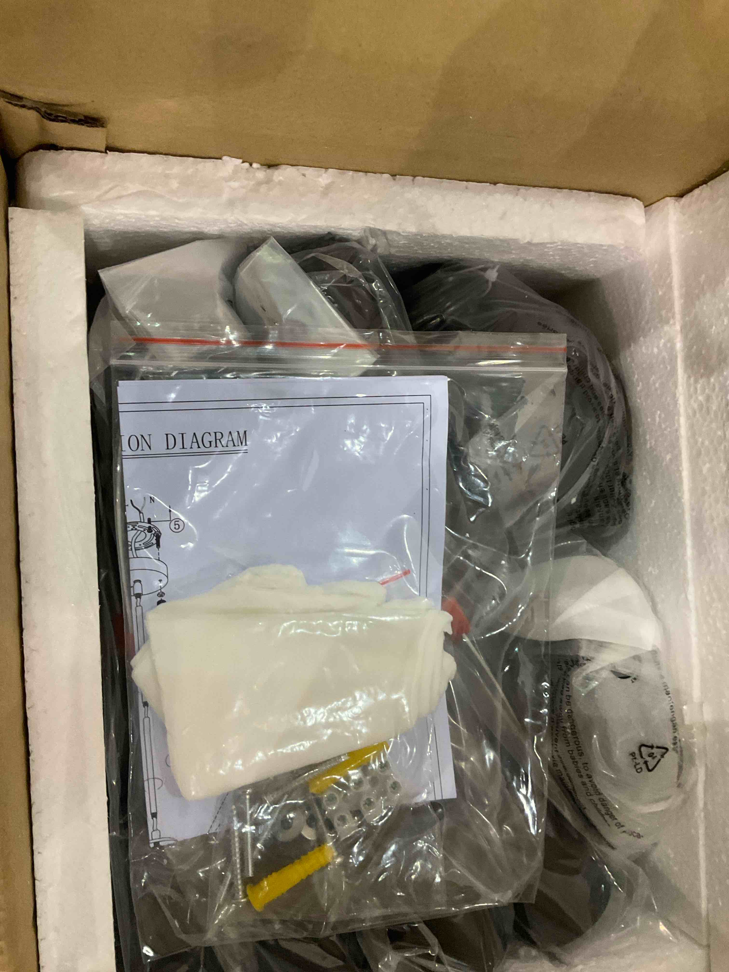 https://s3.amazonaws.com/lotting-images-prod/BargainHunt/EXS01285757_1713353946603.jpeg