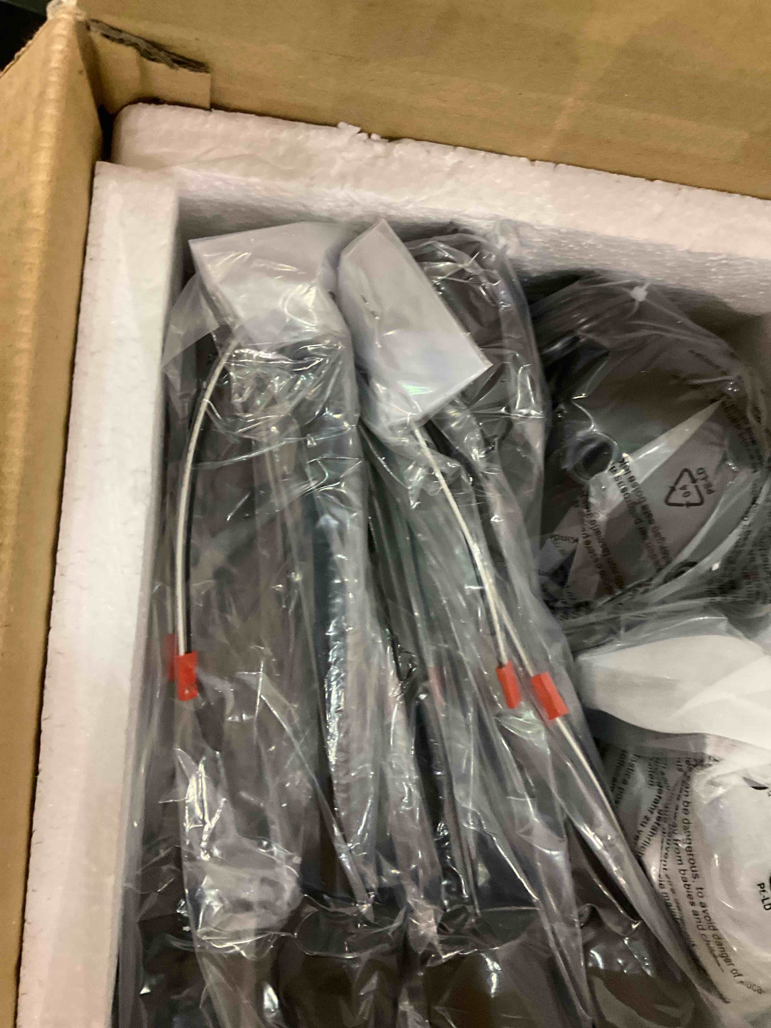 https://s3.amazonaws.com/lotting-images-prod/BargainHunt/EXS01285757_1713353950787.jpeg