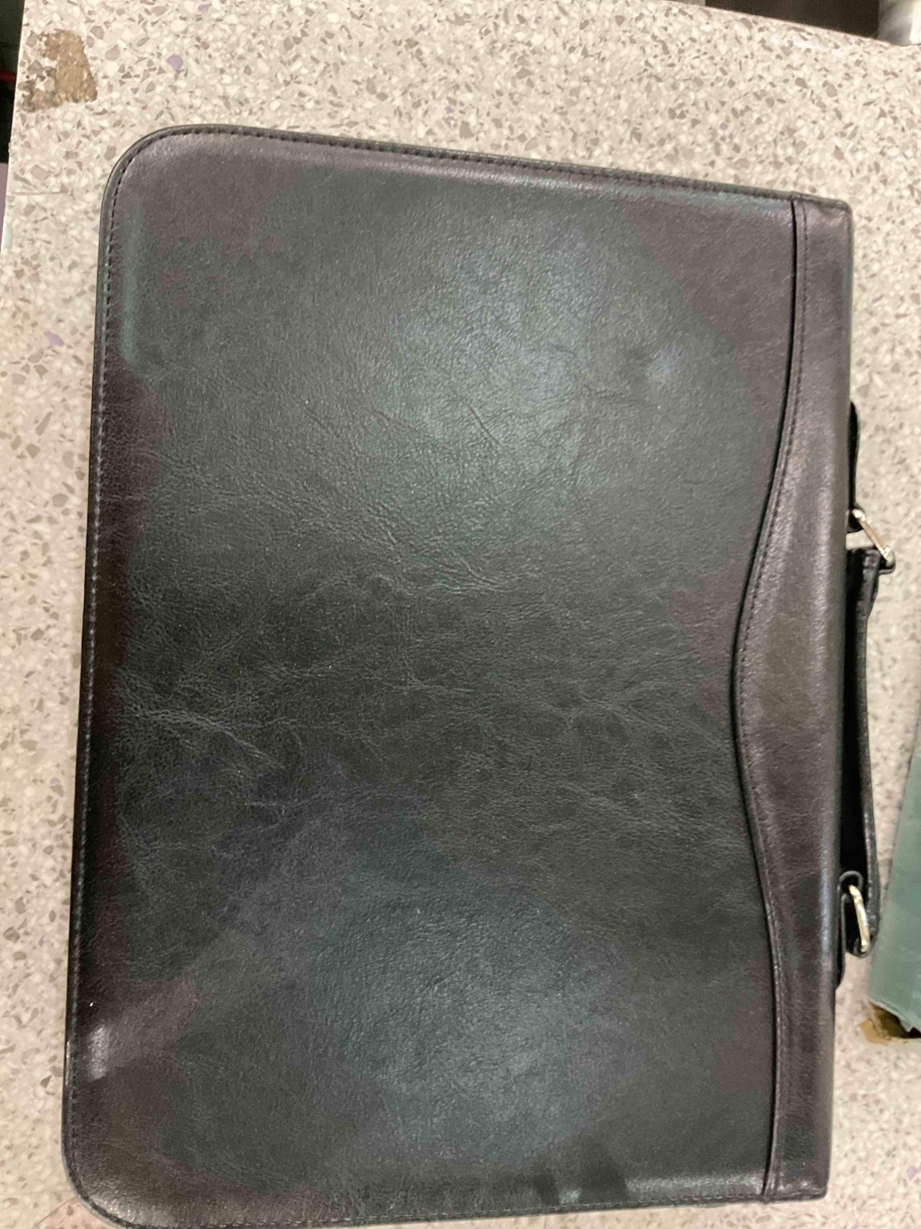 https://s3.amazonaws.com/lotting-images-prod/BargainHunt/EXS01285800_1713361566654.jpeg
