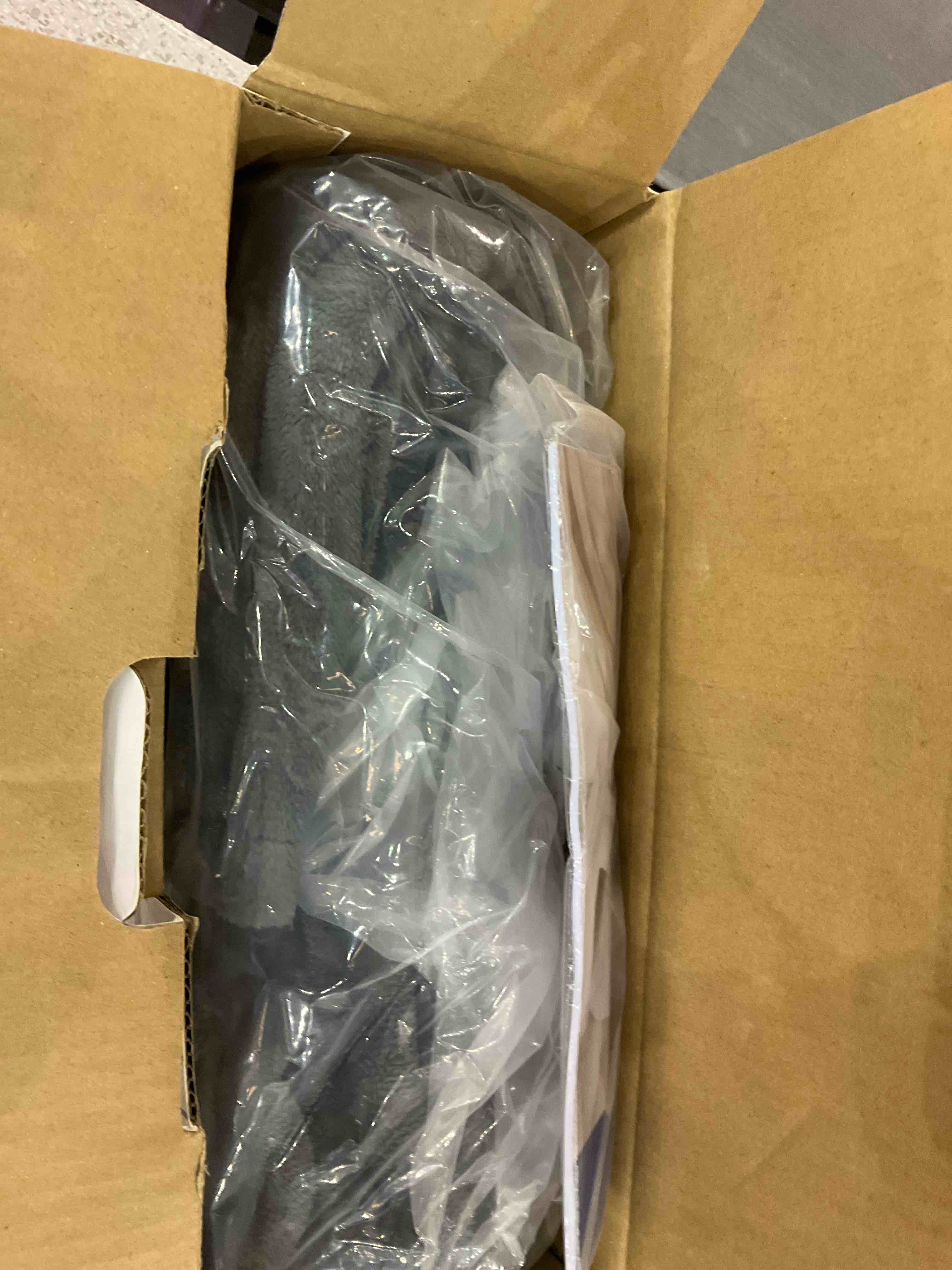 https://s3.amazonaws.com/lotting-images-prod/BargainHunt/EXS01285801_1713361723280.jpeg