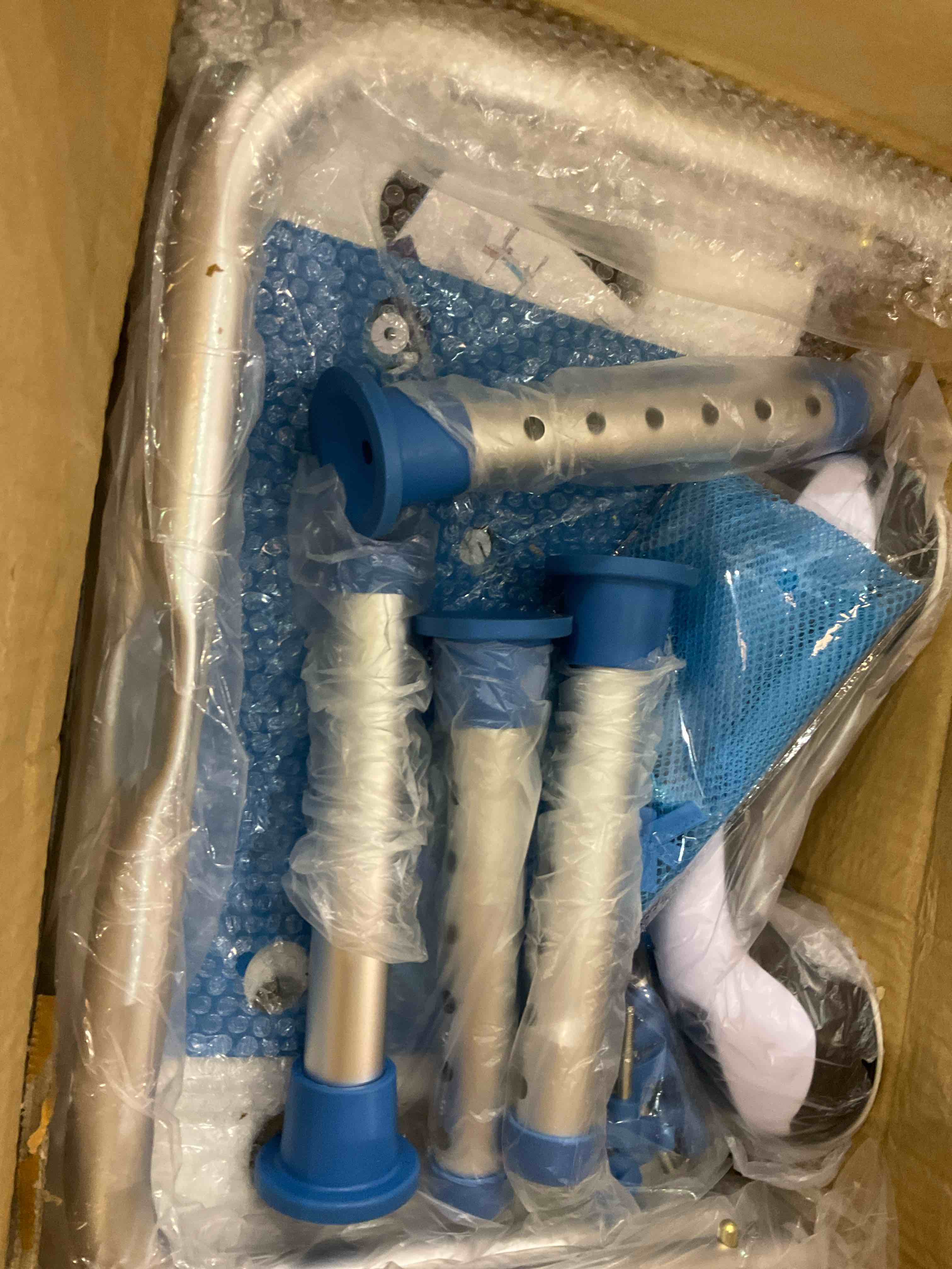 https://s3.amazonaws.com/lotting-images-prod/BargainHunt/EXS01285807_1713362921537.jpeg