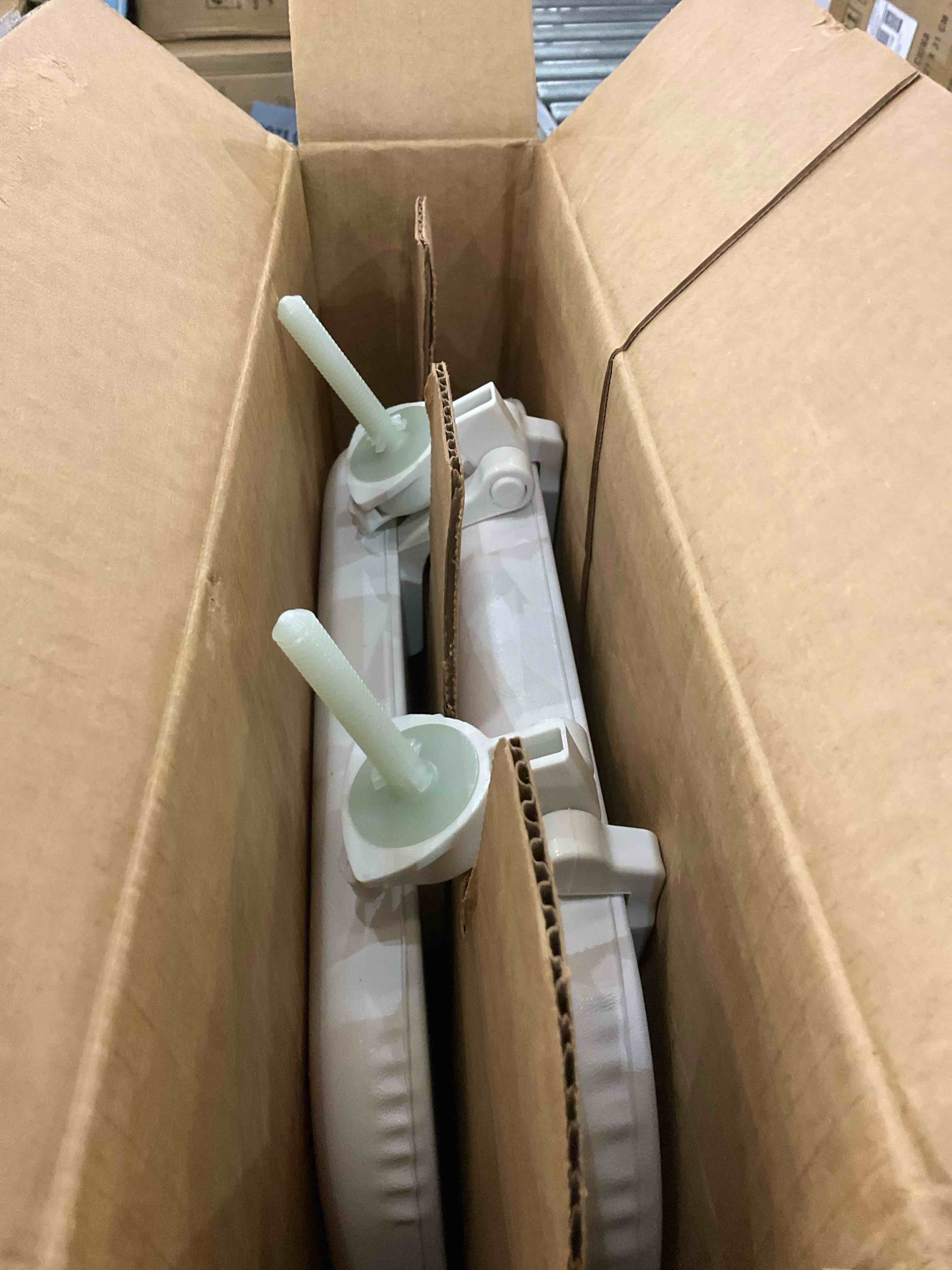 https://s3.amazonaws.com/lotting-images-prod/BargainHunt/EXS01286045_1712238130967.jpeg
