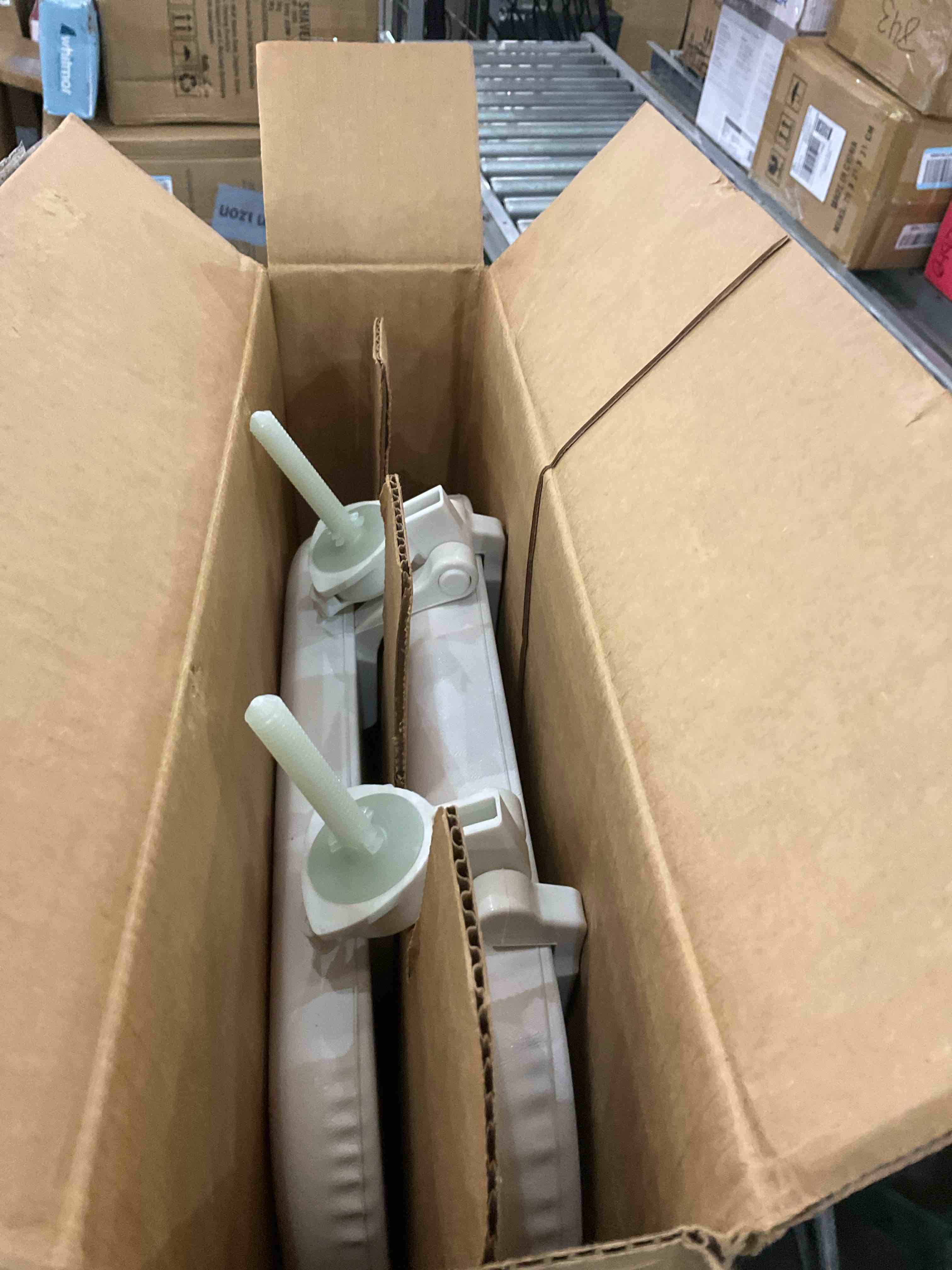 https://s3.amazonaws.com/lotting-images-prod/BargainHunt/EXS01286045_1712238133294.jpeg