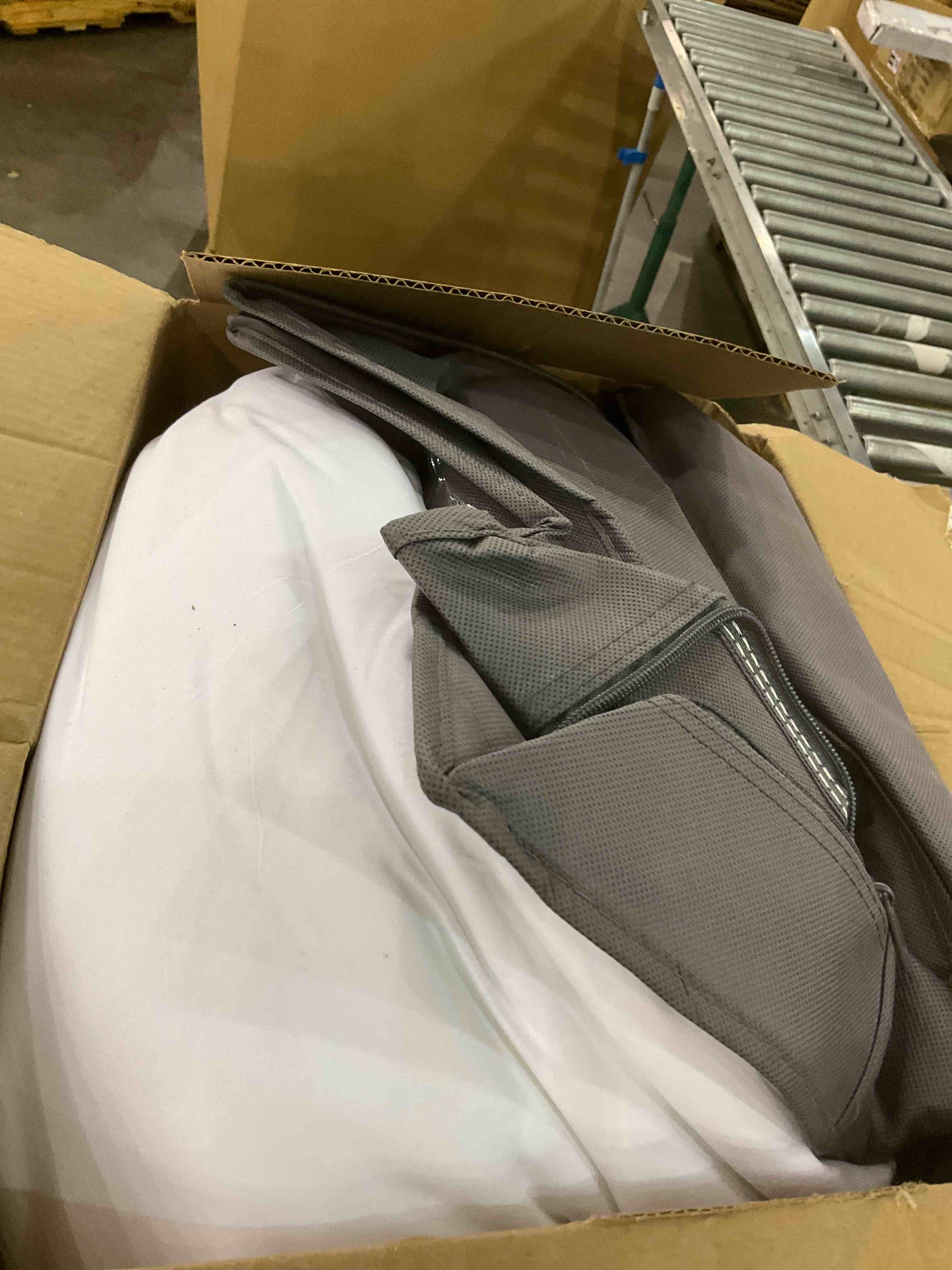https://s3.amazonaws.com/lotting-images-prod/BargainHunt/EXS01286163_1712317055682.jpeg
