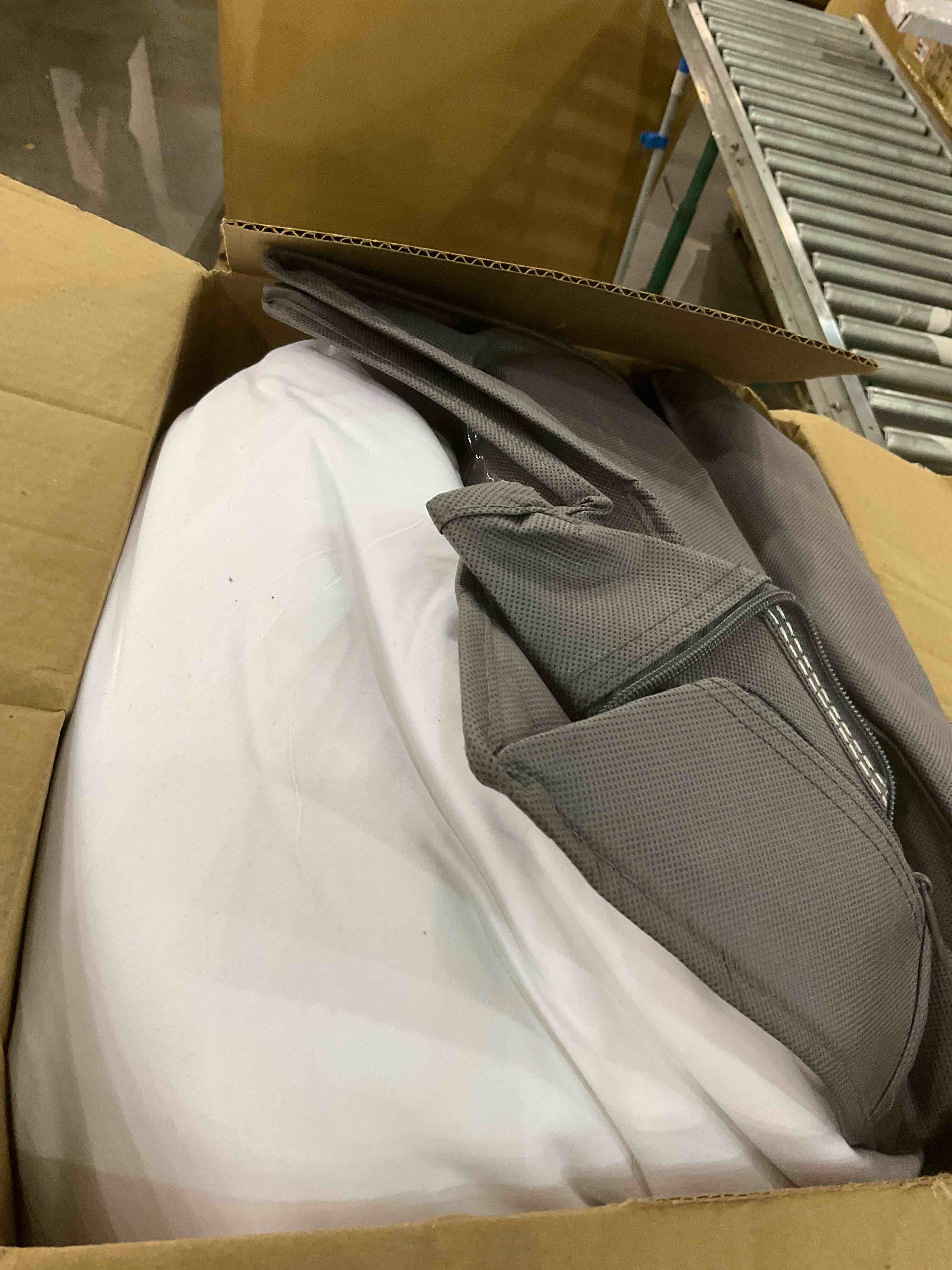 https://s3.amazonaws.com/lotting-images-prod/BargainHunt/EXS01286163_1712317057511.jpeg