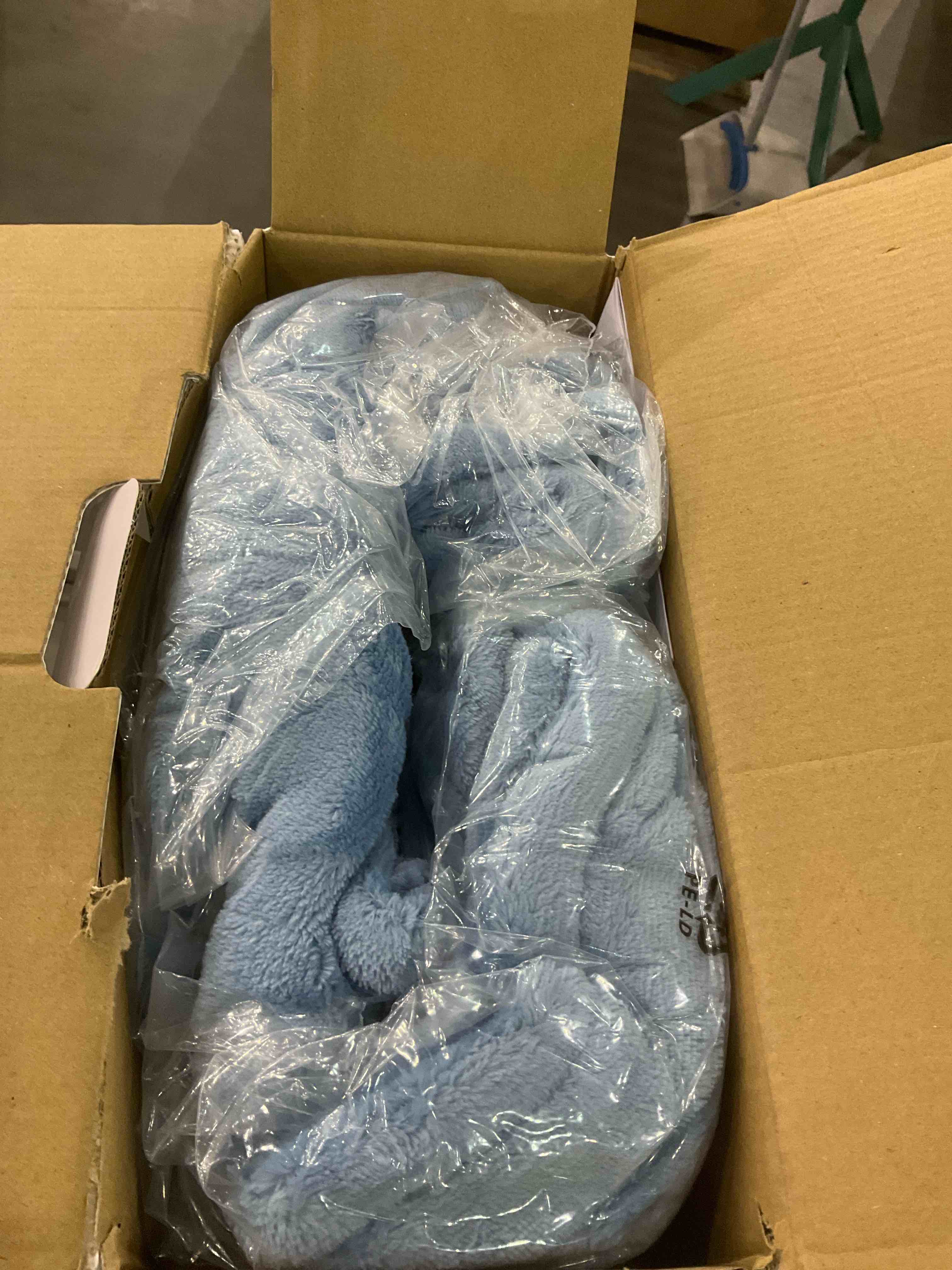 https://s3.amazonaws.com/lotting-images-prod/BargainHunt/EXS01286166_1712317432293.jpeg