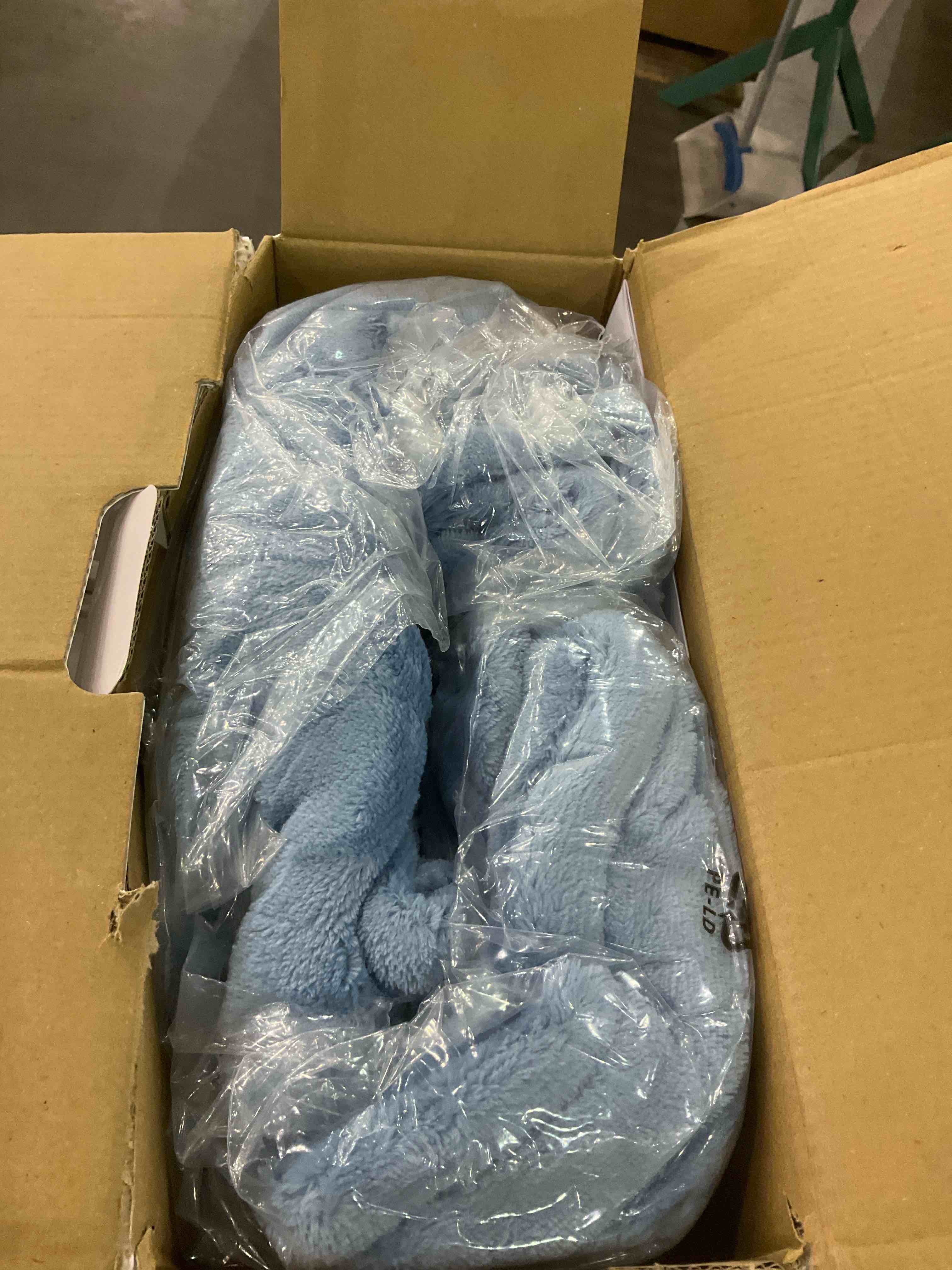 https://s3.amazonaws.com/lotting-images-prod/BargainHunt/EXS01286166_1712317433343.jpeg