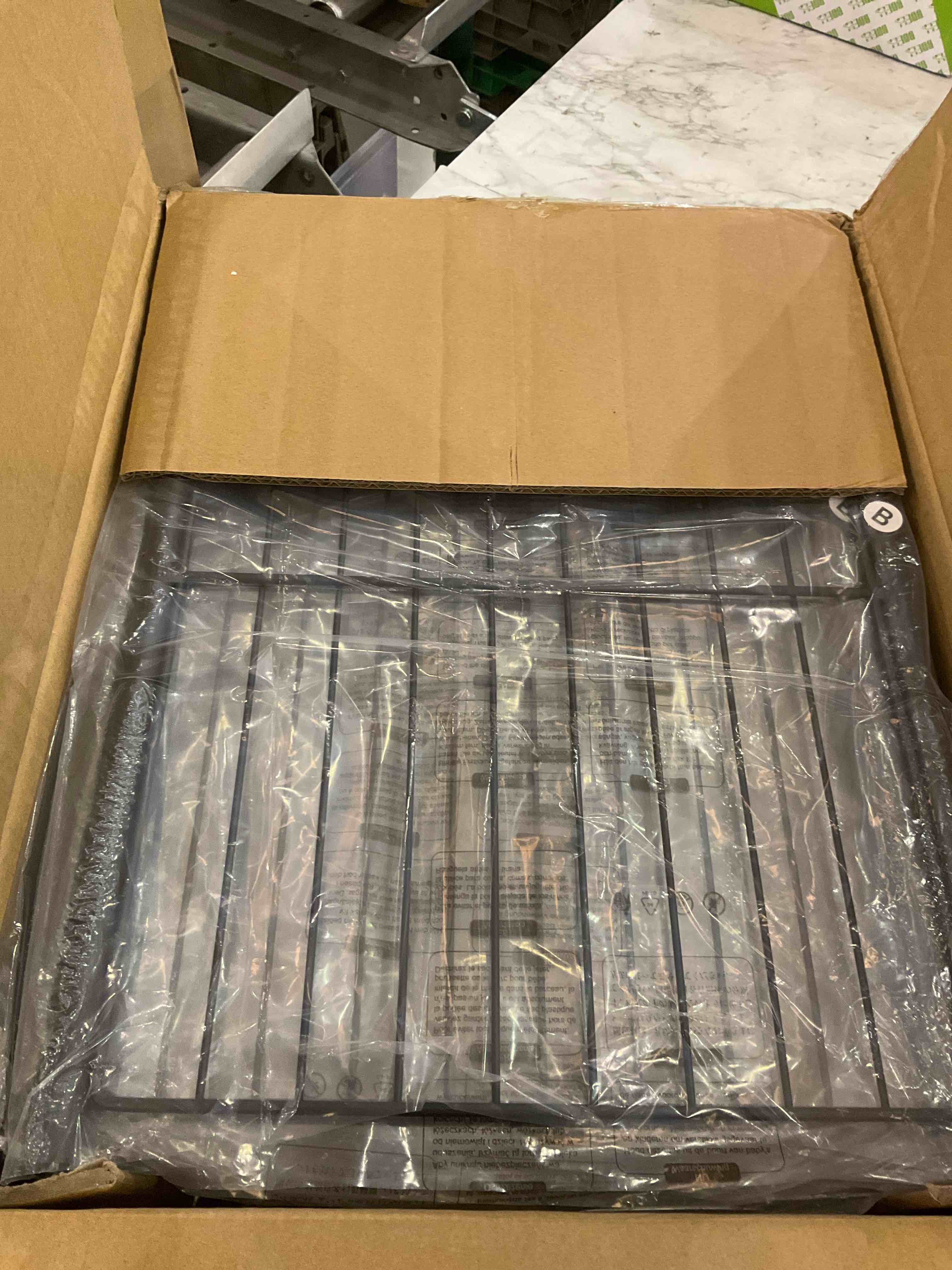 https://s3.amazonaws.com/lotting-images-prod/BargainHunt/EXS01286310_1712342778515.jpeg