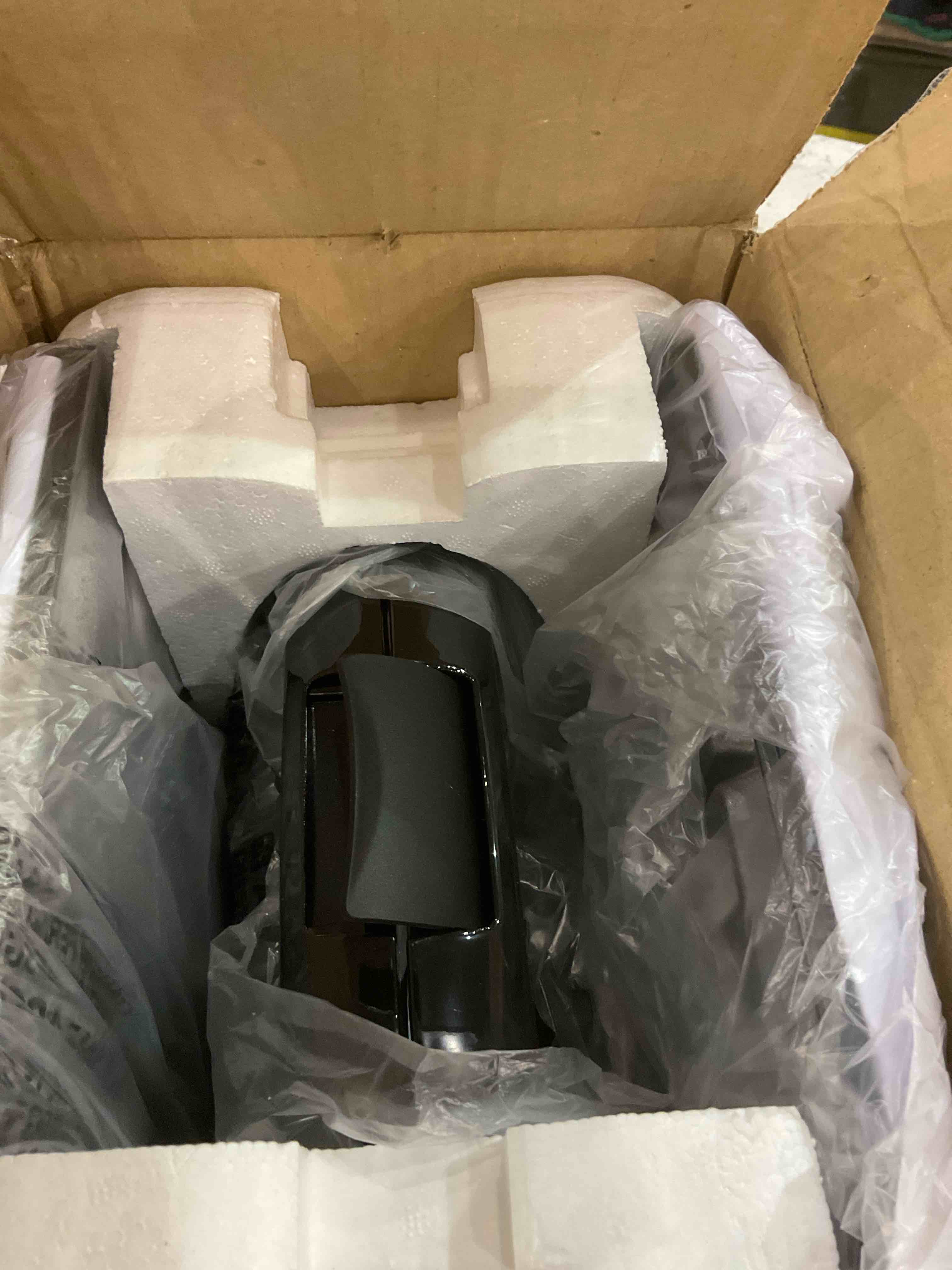 https://s3.amazonaws.com/lotting-images-prod/BargainHunt/EXS01286336_1712576236527.jpeg