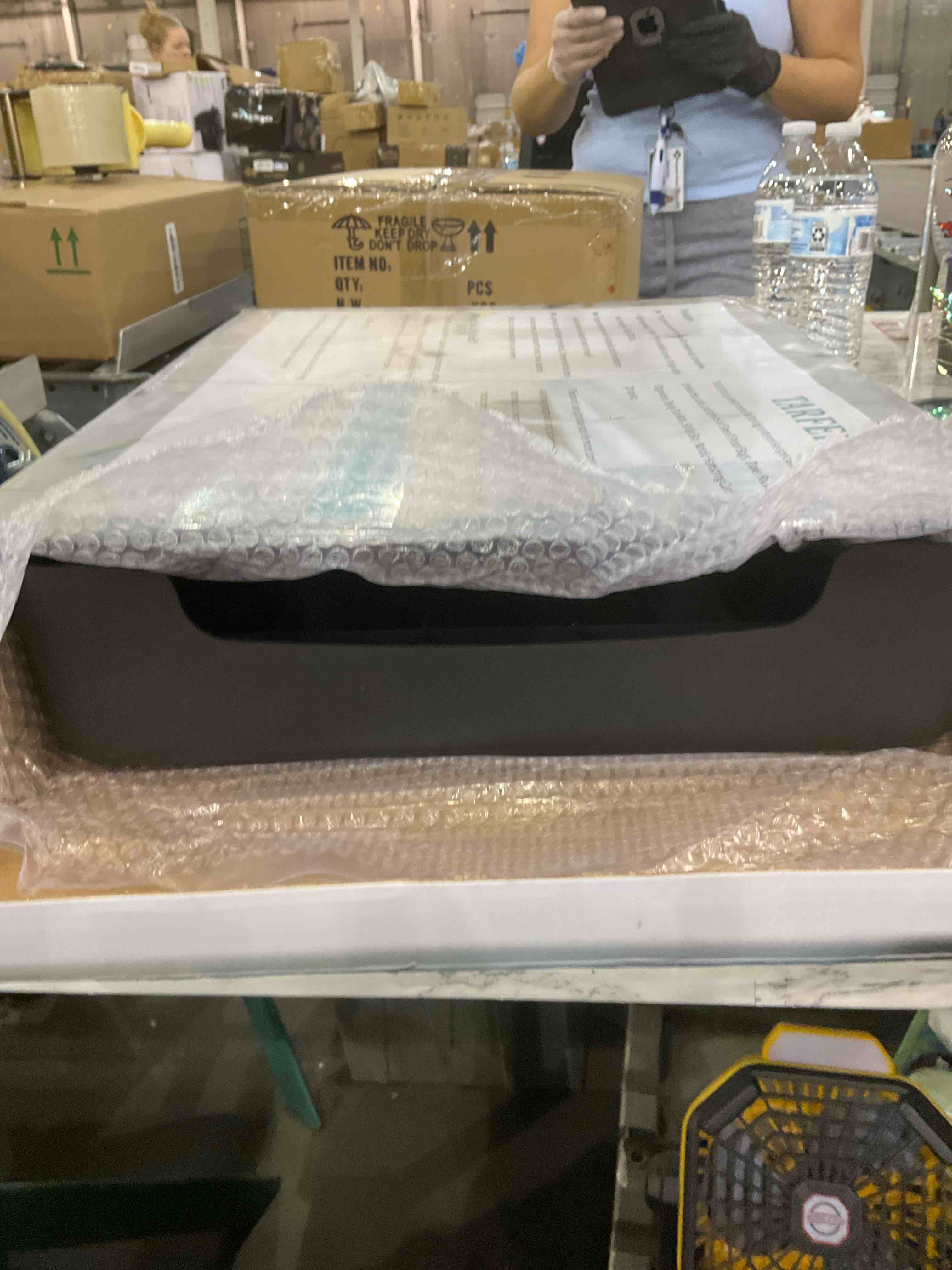 https://s3.amazonaws.com/lotting-images-prod/BargainHunt/EXS01286361_1712579157078.jpeg