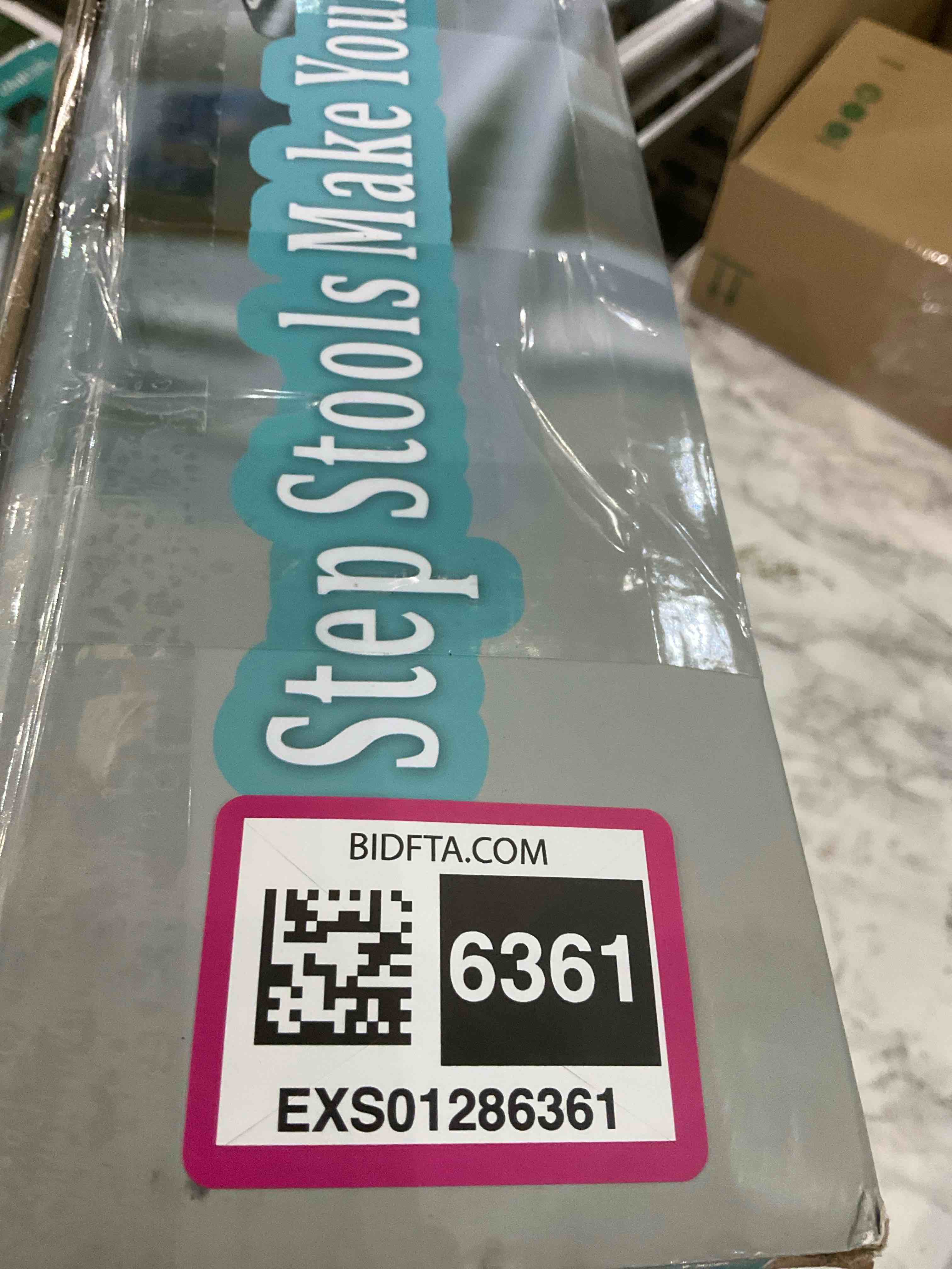https://s3.amazonaws.com/lotting-images-prod/BargainHunt/EXS01286361_1712579197327.jpeg