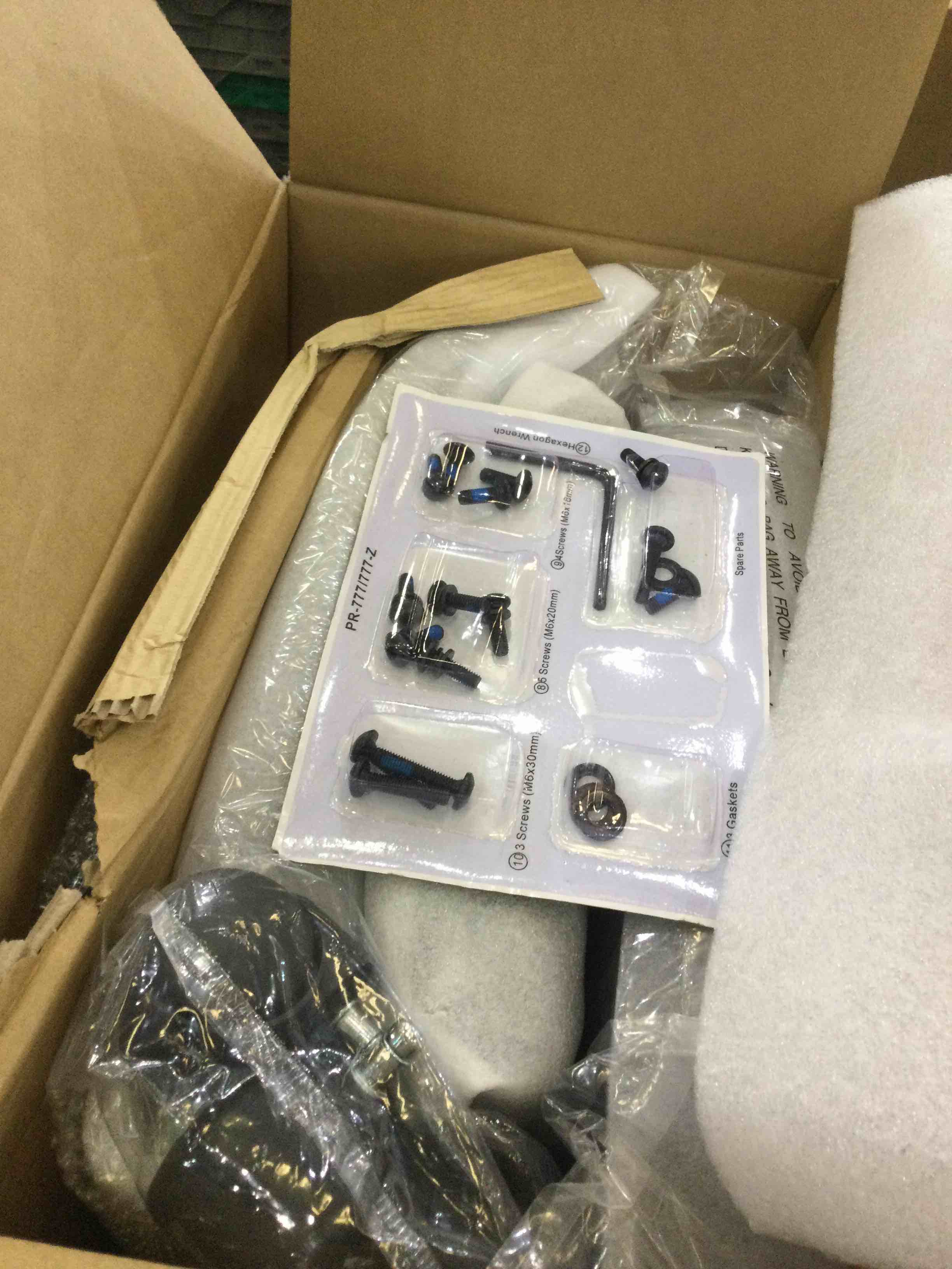 https://s3.amazonaws.com/lotting-images-prod/BargainHunt/EXS01286528_1712596537999.jpeg