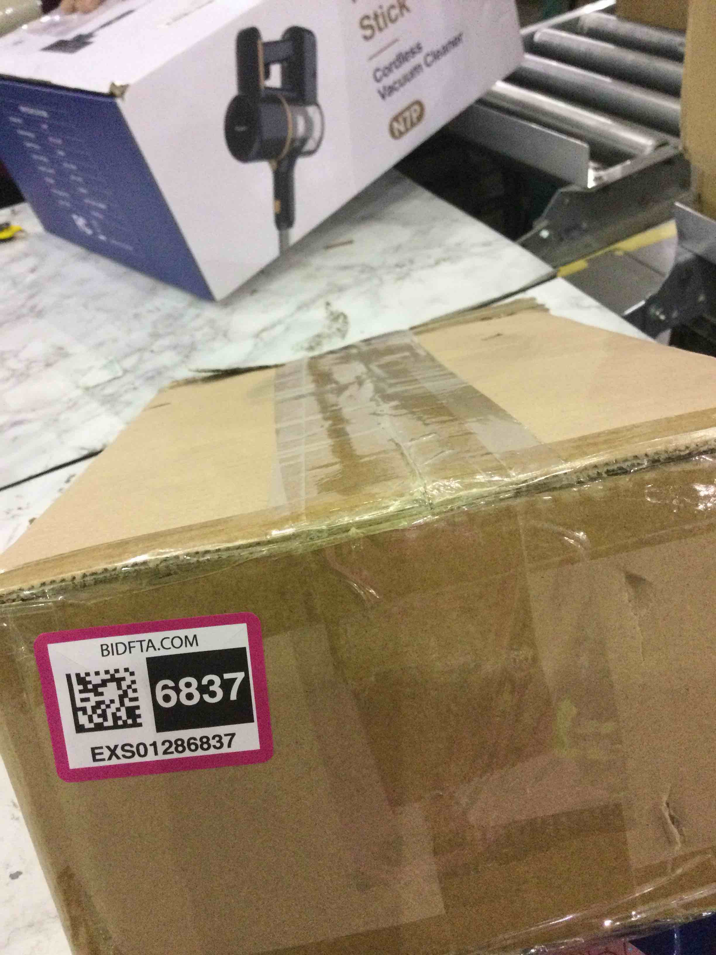 https://s3.amazonaws.com/lotting-images-prod/BargainHunt/EXS01286837_1712748996303.jpeg