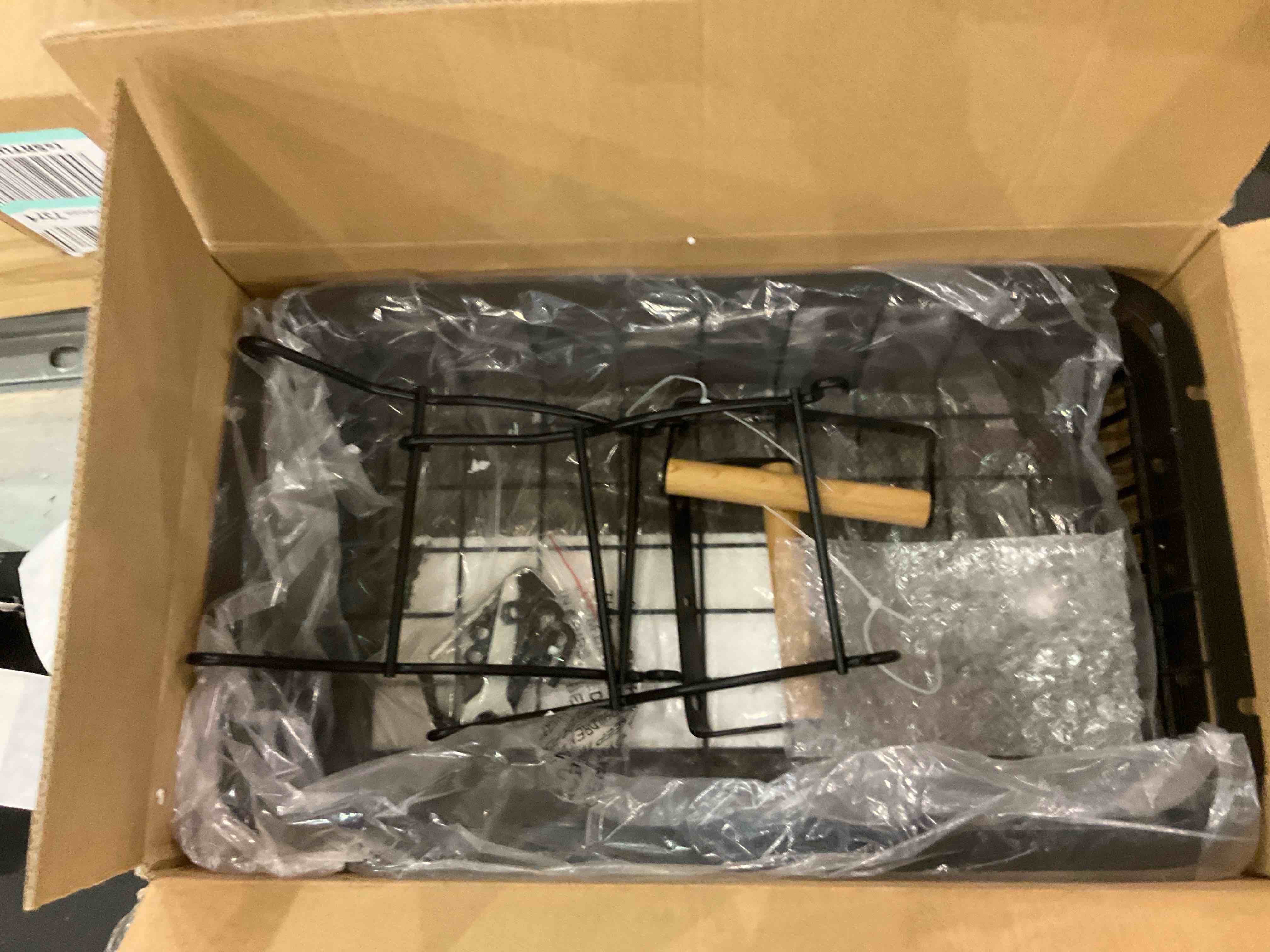 https://s3.amazonaws.com/lotting-images-prod/BargainHunt/EXS01287139_1713962384478.jpeg