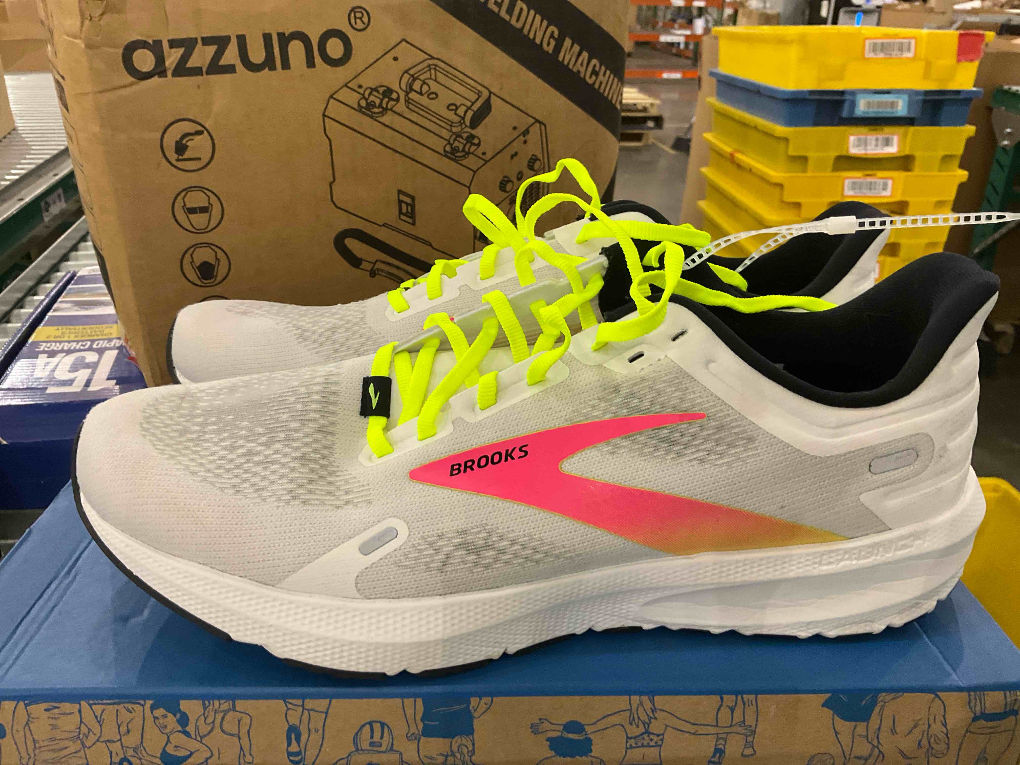 https://s3.amazonaws.com/lotting-images-prod/BargainHunt/EXS01287152_1713968077871.jpeg