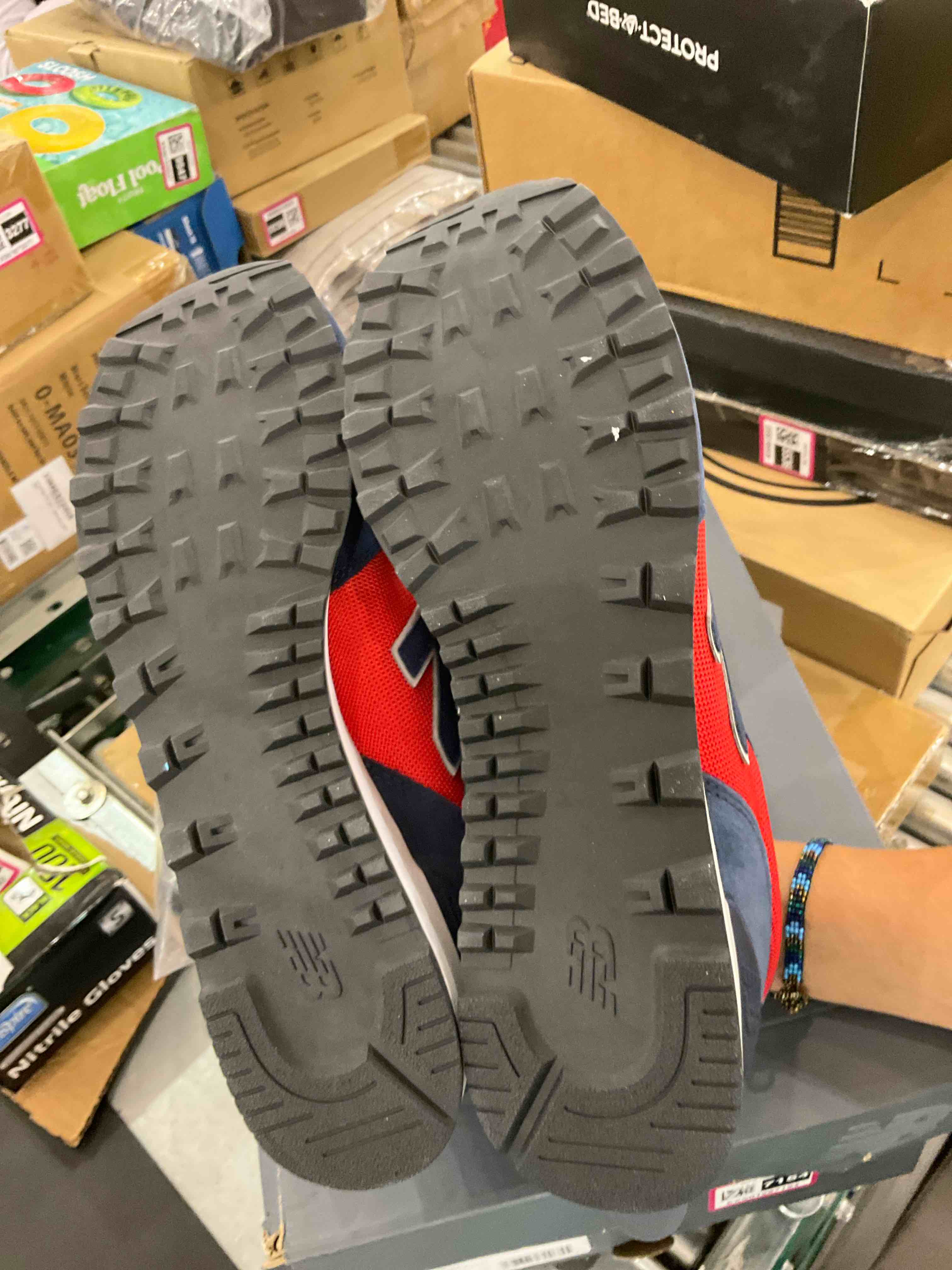 https://s3.amazonaws.com/lotting-images-prod/BargainHunt/EXS01287154_1713969904448.jpeg
