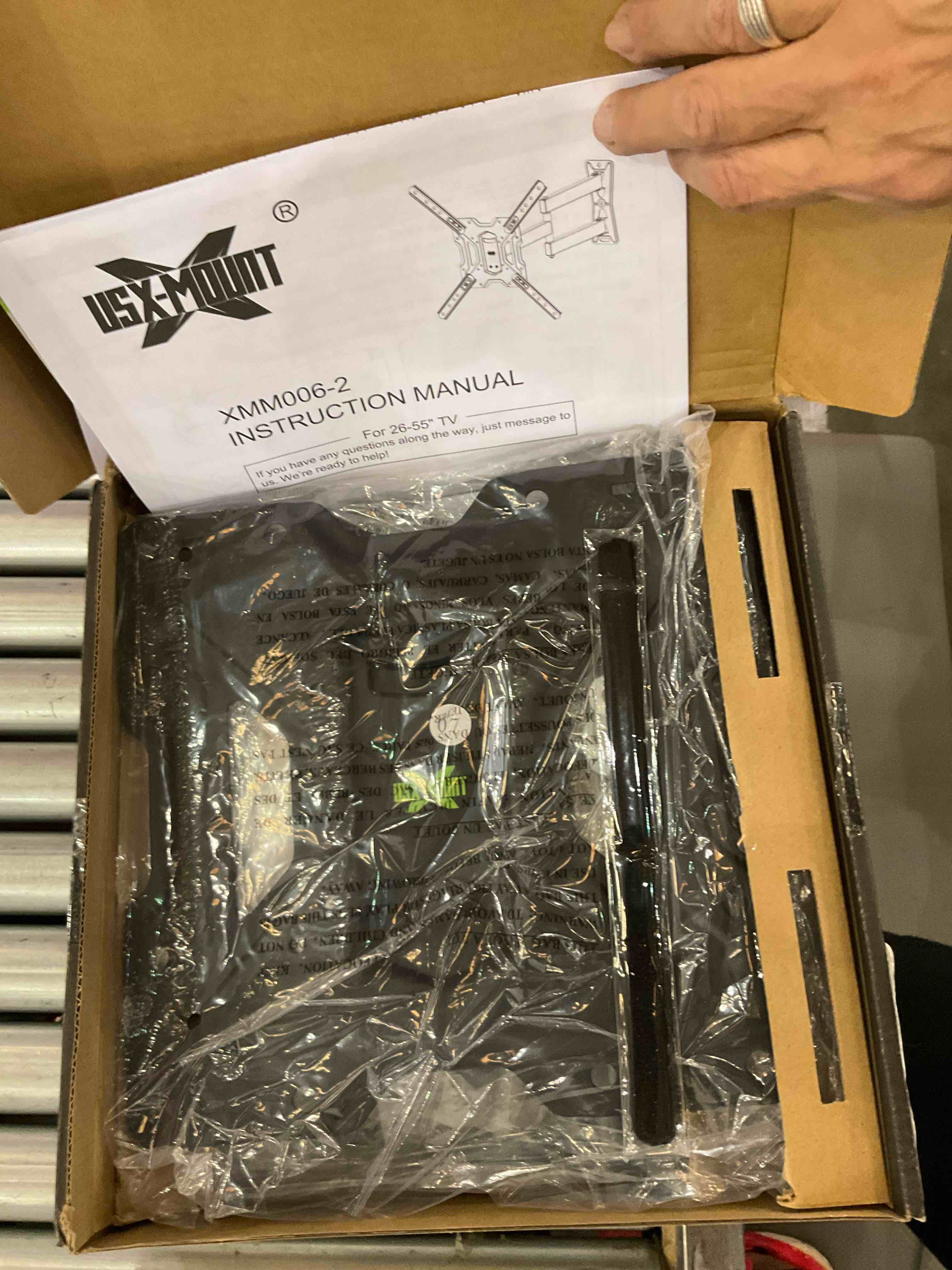 https://s3.amazonaws.com/lotting-images-prod/BargainHunt/EXS01287224_1714060283749.jpeg
