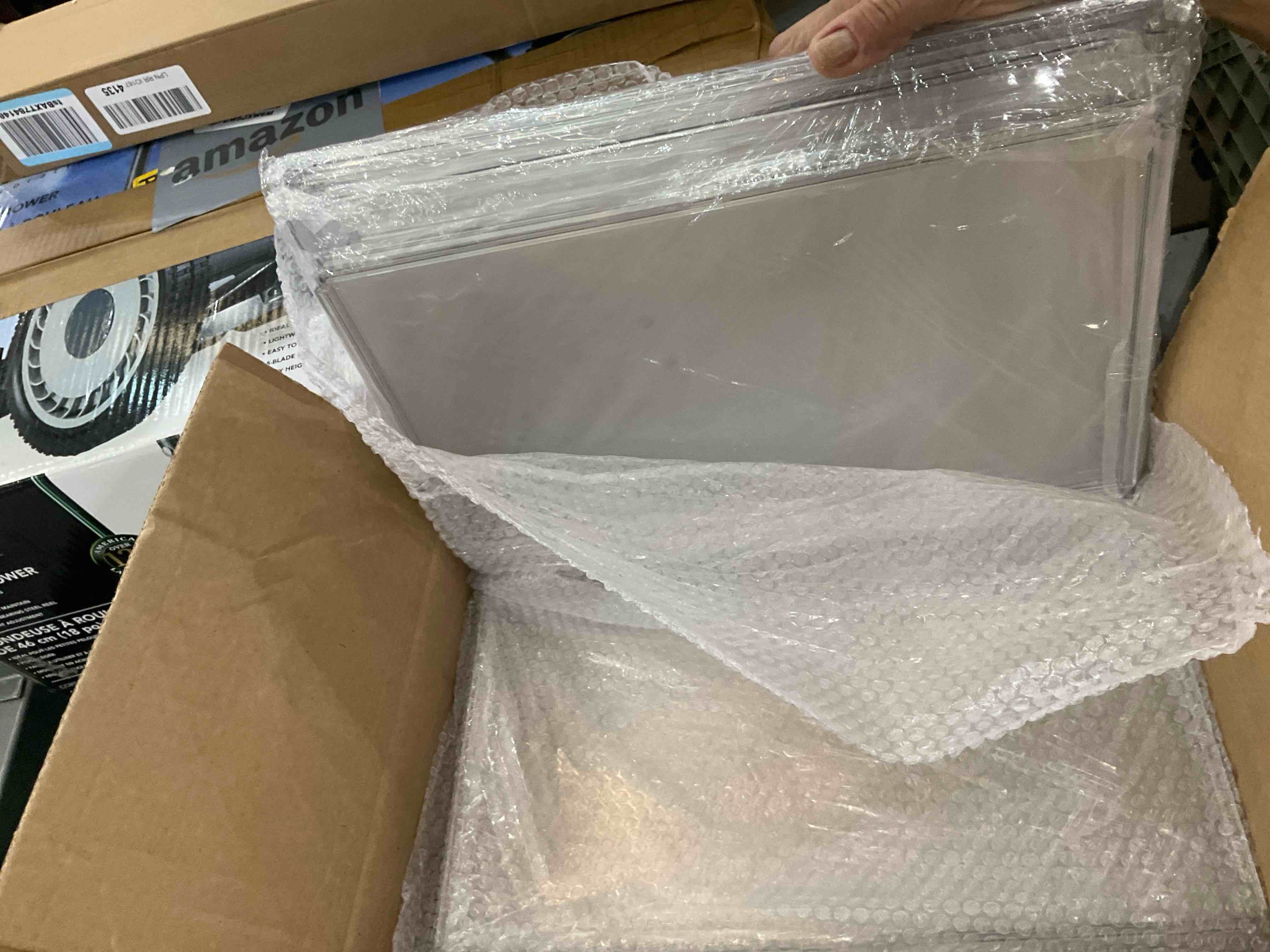 https://s3.amazonaws.com/lotting-images-prod/BargainHunt/EXS01287298_1714749520898.jpeg