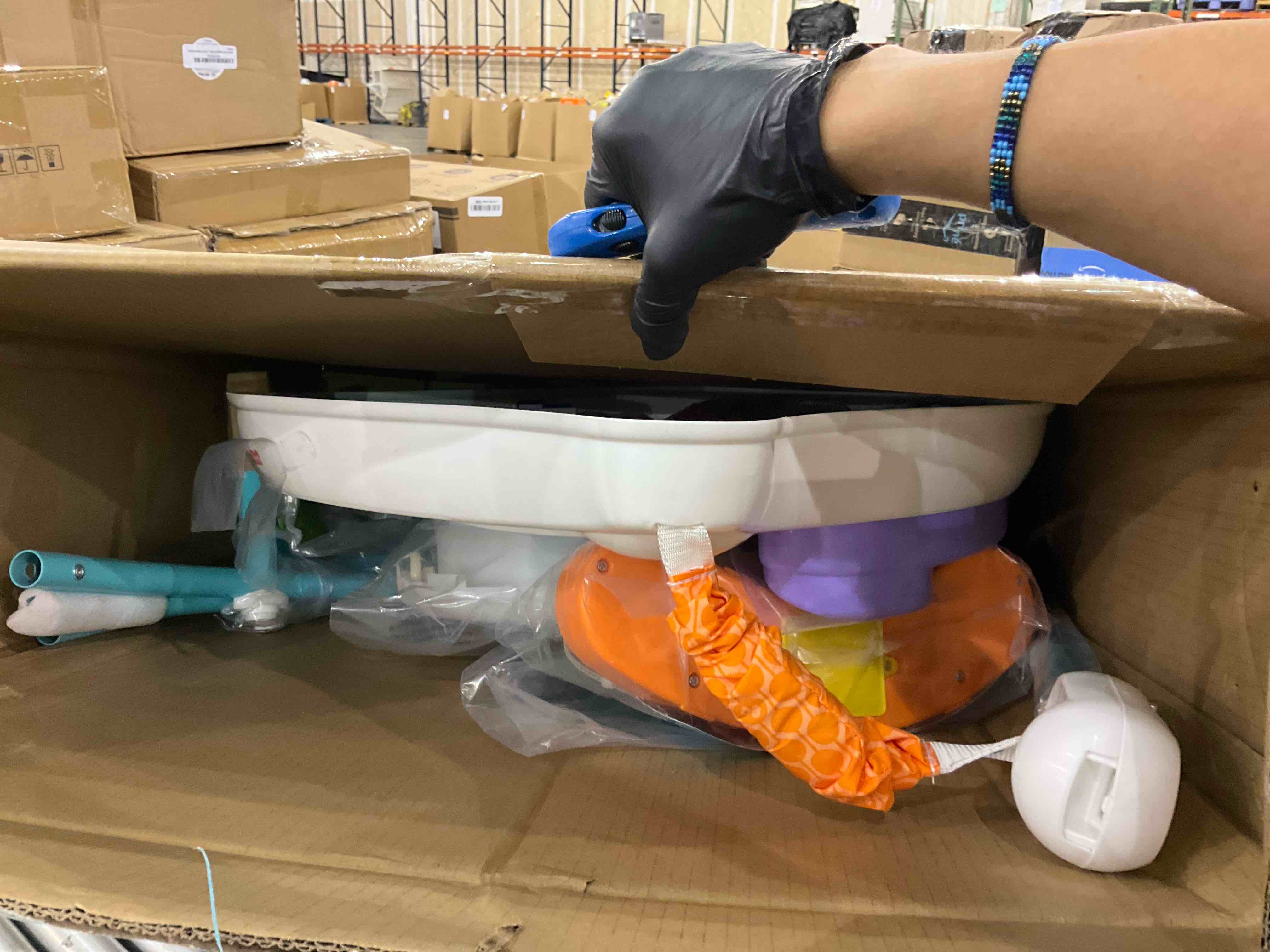 https://s3.amazonaws.com/lotting-images-prod/BargainHunt/EXS01287363_1714995588331.jpeg