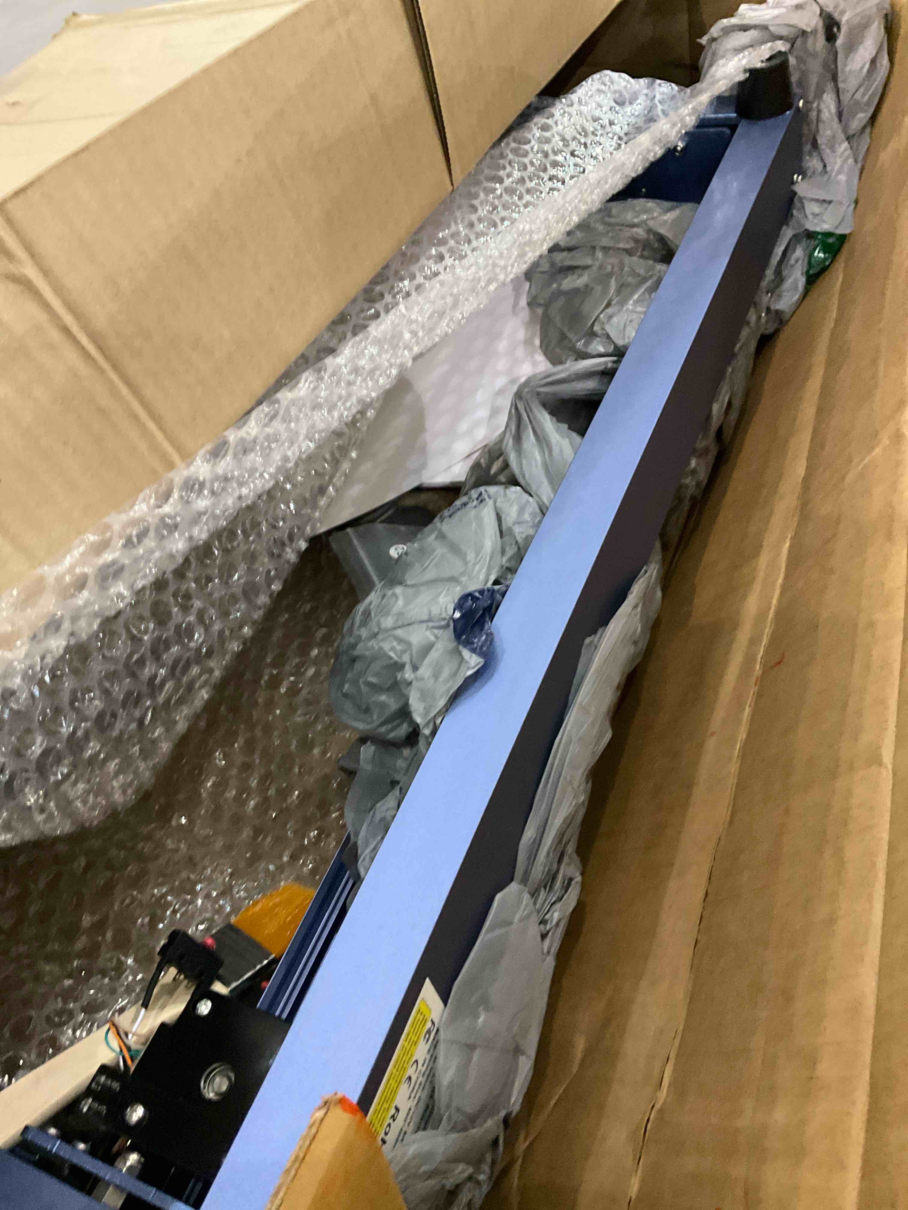 https://s3.amazonaws.com/lotting-images-prod/BargainHunt/EXS01287568_1712846892119.jpeg