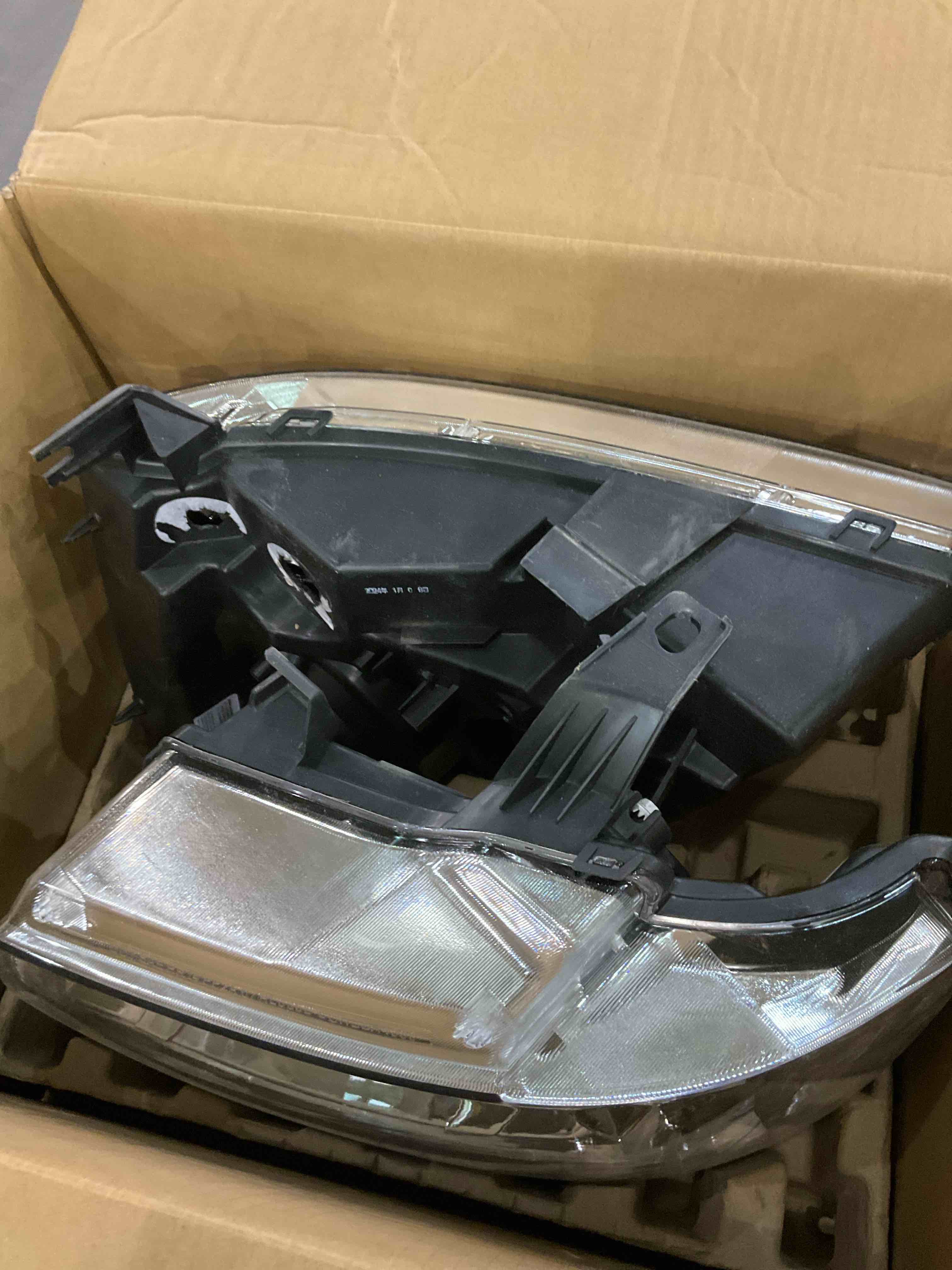 https://s3.amazonaws.com/lotting-images-prod/BargainHunt/EXS01287845_1713180773149.jpeg
