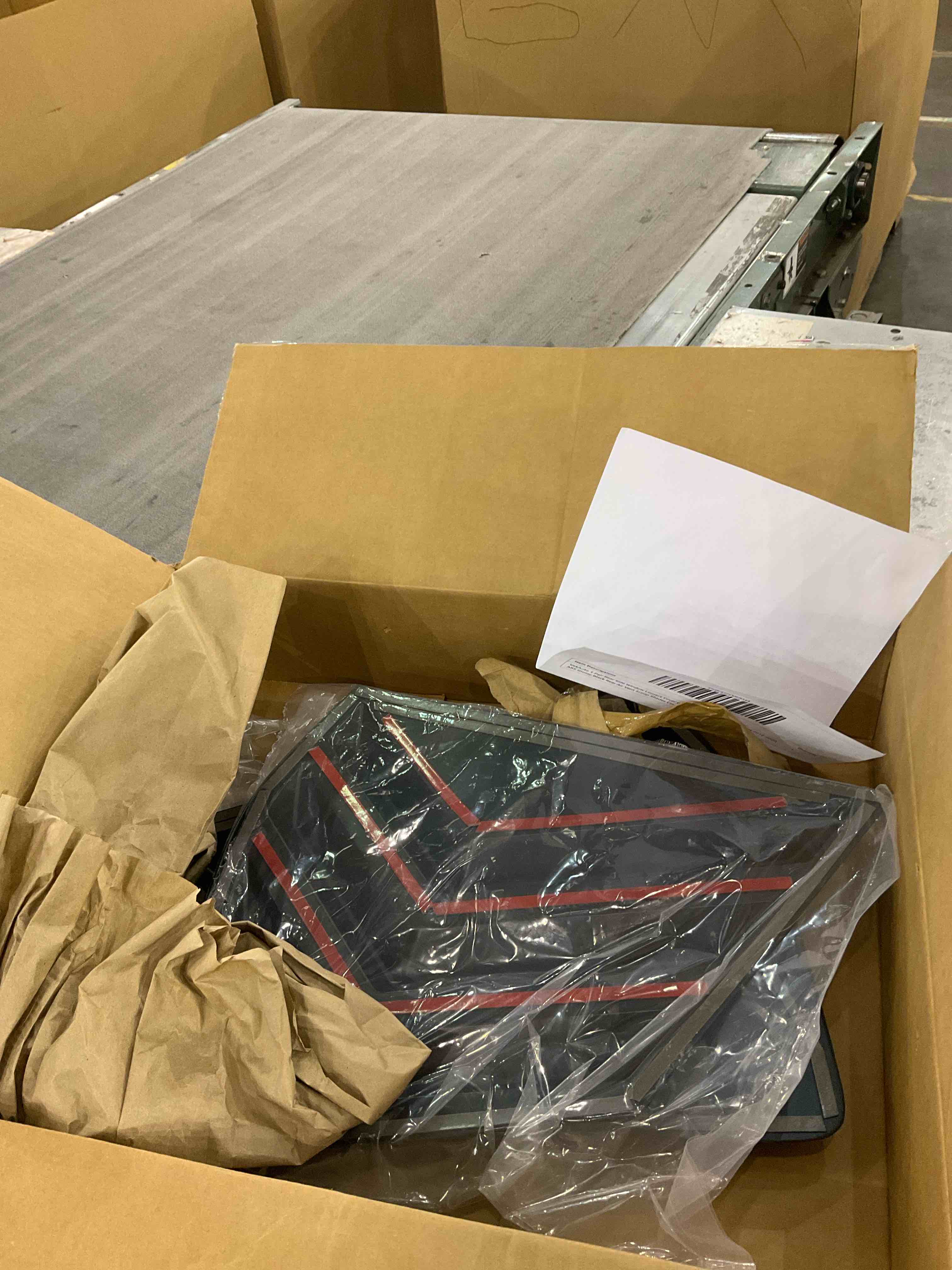 https://s3.amazonaws.com/lotting-images-prod/BargainHunt/EXS01287851_1713181535155.jpeg