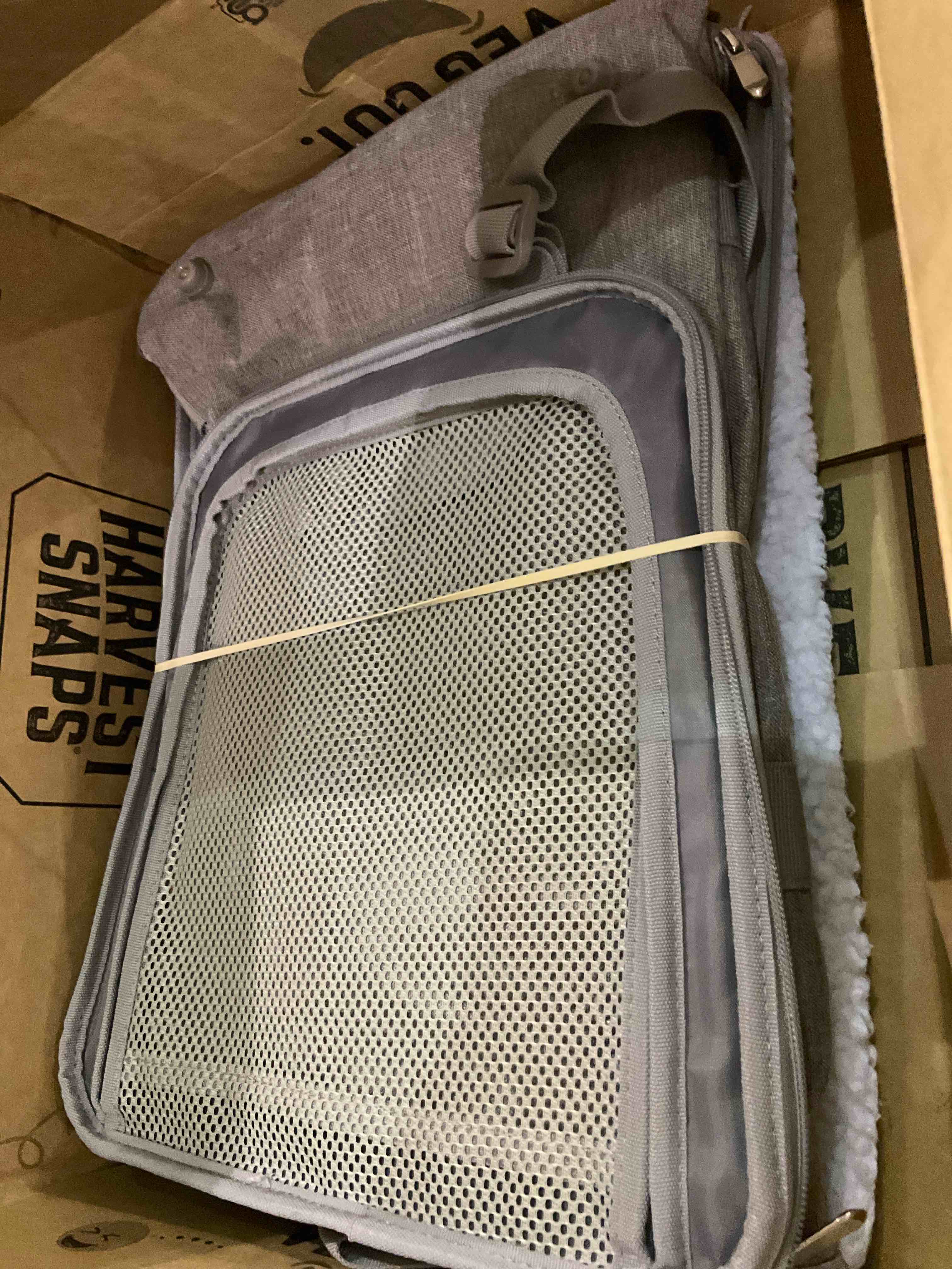 https://s3.amazonaws.com/lotting-images-prod/BargainHunt/EXS01288105_1712664392446.jpeg
