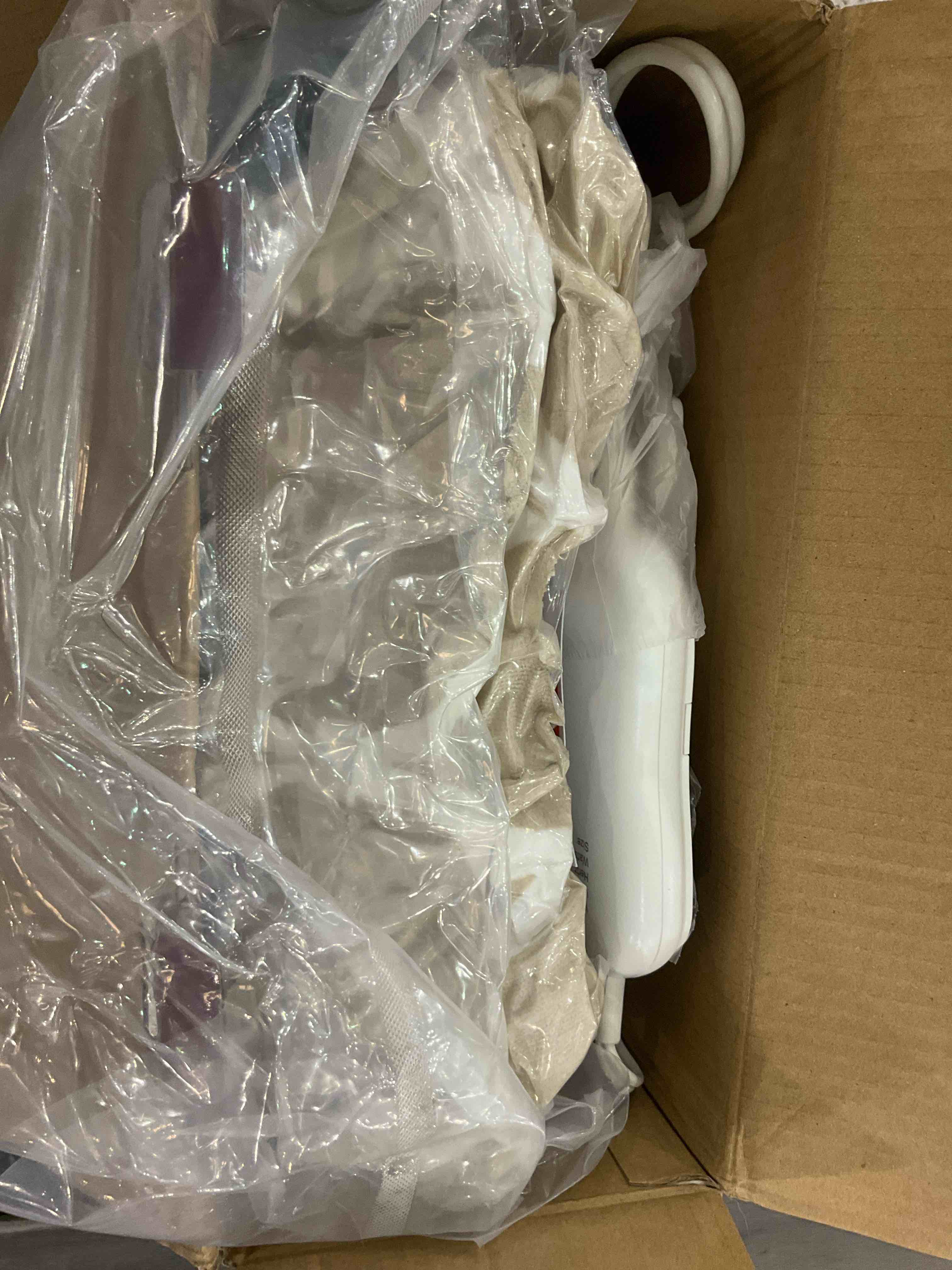 https://s3.amazonaws.com/lotting-images-prod/BargainHunt/EXS01288288_1712761277703.jpeg