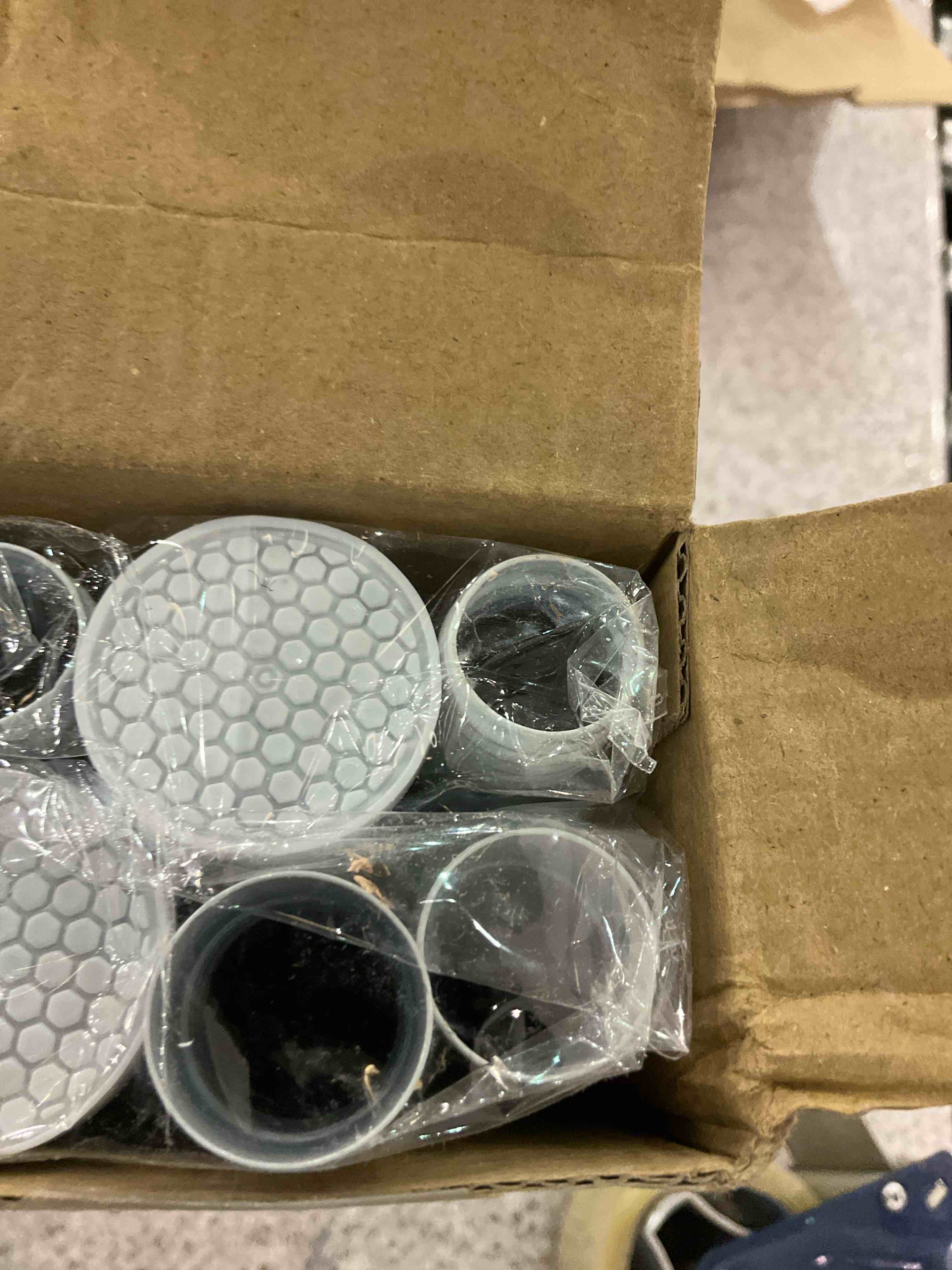 https://s3.amazonaws.com/lotting-images-prod/BargainHunt/EXS01288315_1712768731092.jpeg