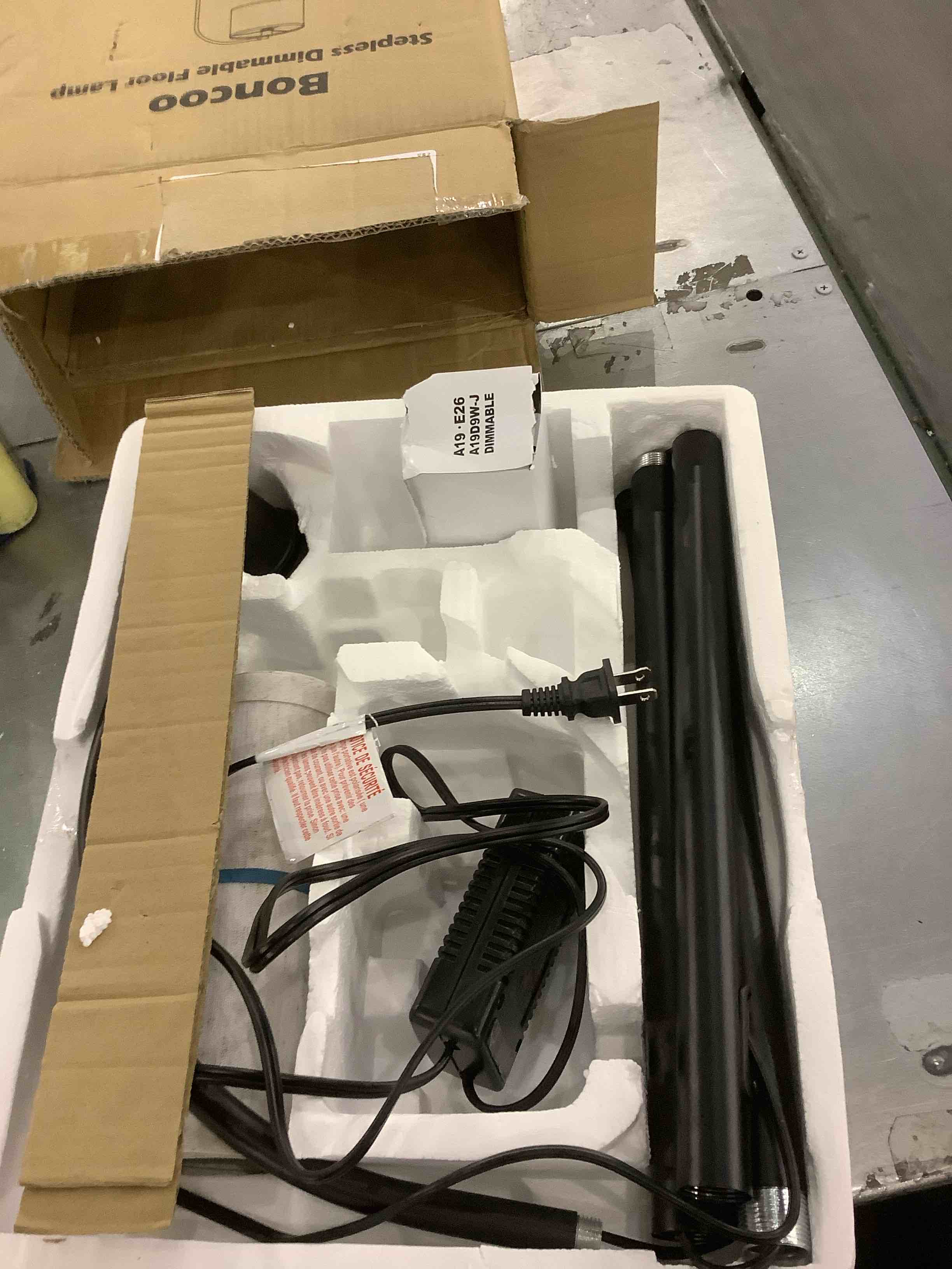 https://s3.amazonaws.com/lotting-images-prod/BargainHunt/EXS01288522_1712837897448.jpeg