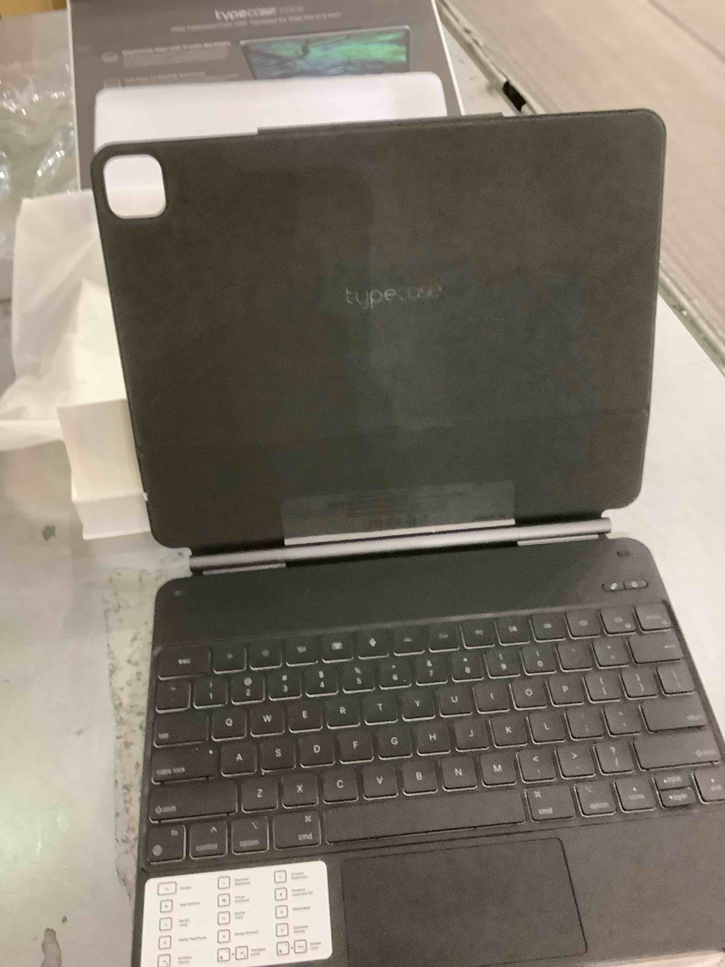 https://s3.amazonaws.com/lotting-images-prod/BargainHunt/EXS01288527_1712838352972.jpeg
