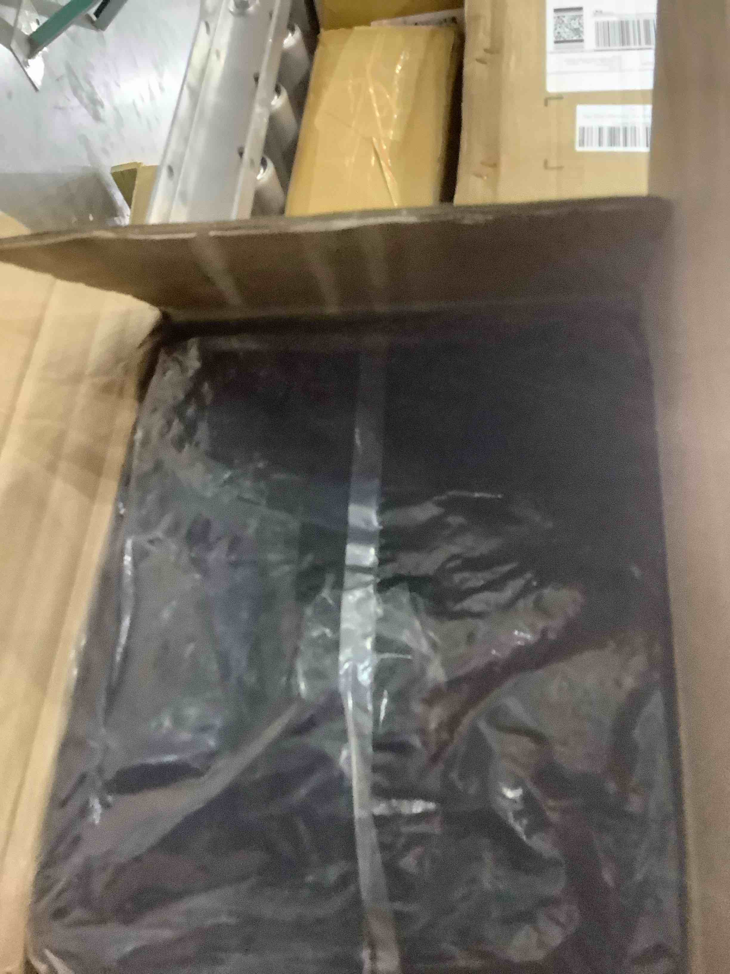 https://s3.amazonaws.com/lotting-images-prod/BargainHunt/EXS01288600_1712849658379.jpeg
