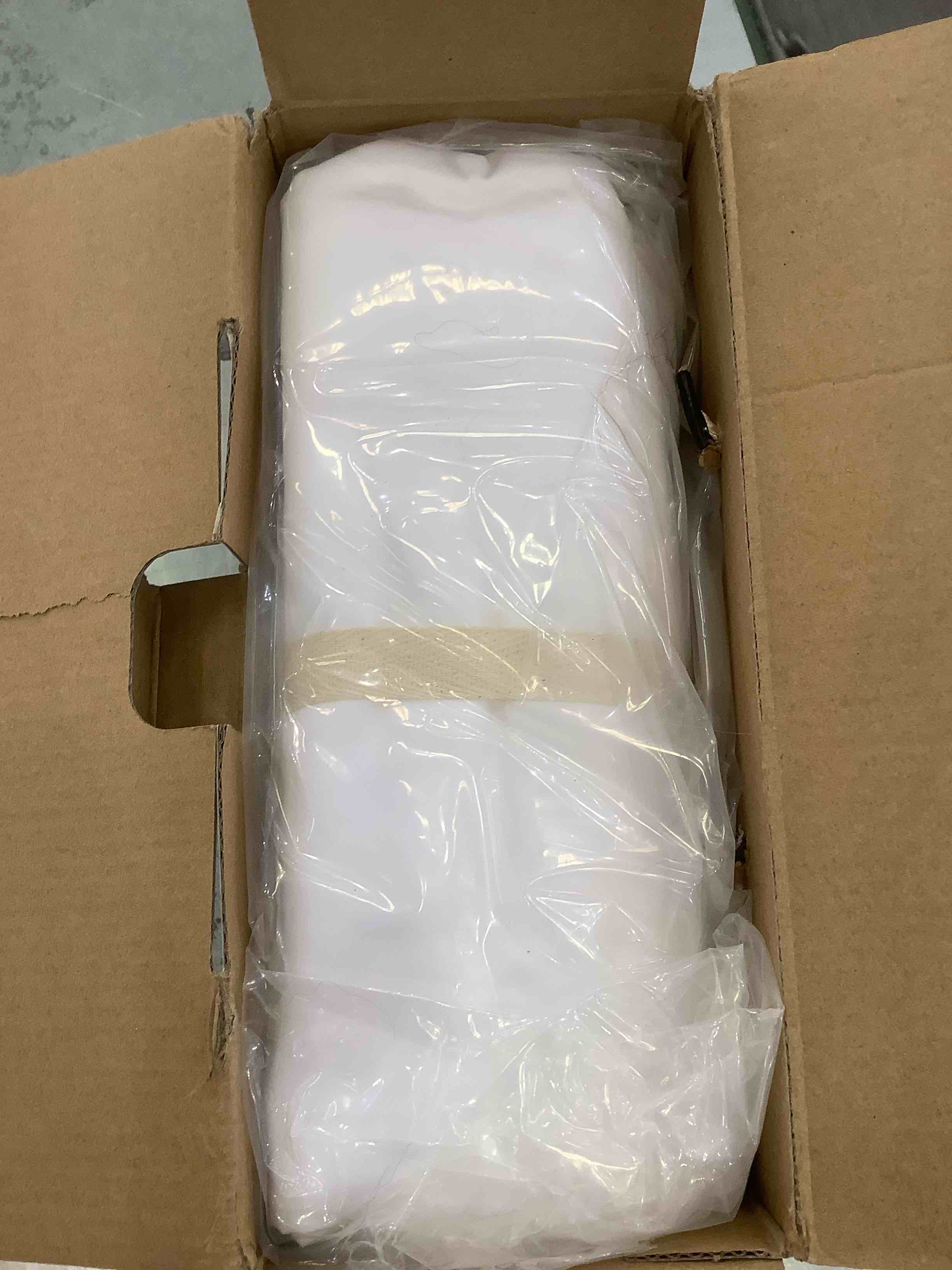 https://s3.amazonaws.com/lotting-images-prod/BargainHunt/EXS01288760_1712935456252.jpeg