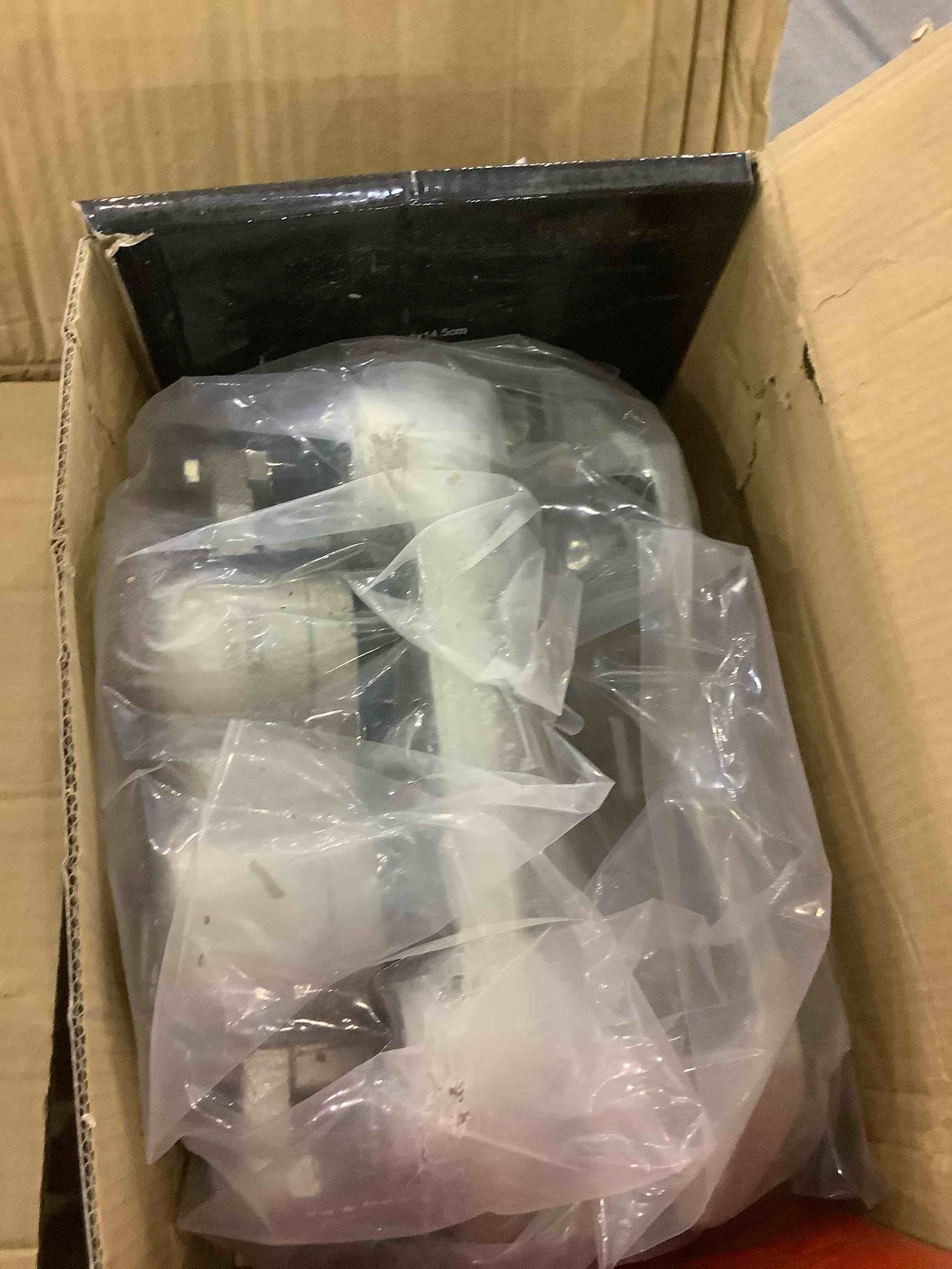 https://s3.amazonaws.com/lotting-images-prod/BargainHunt/EXS01288814_1713181256611.jpeg