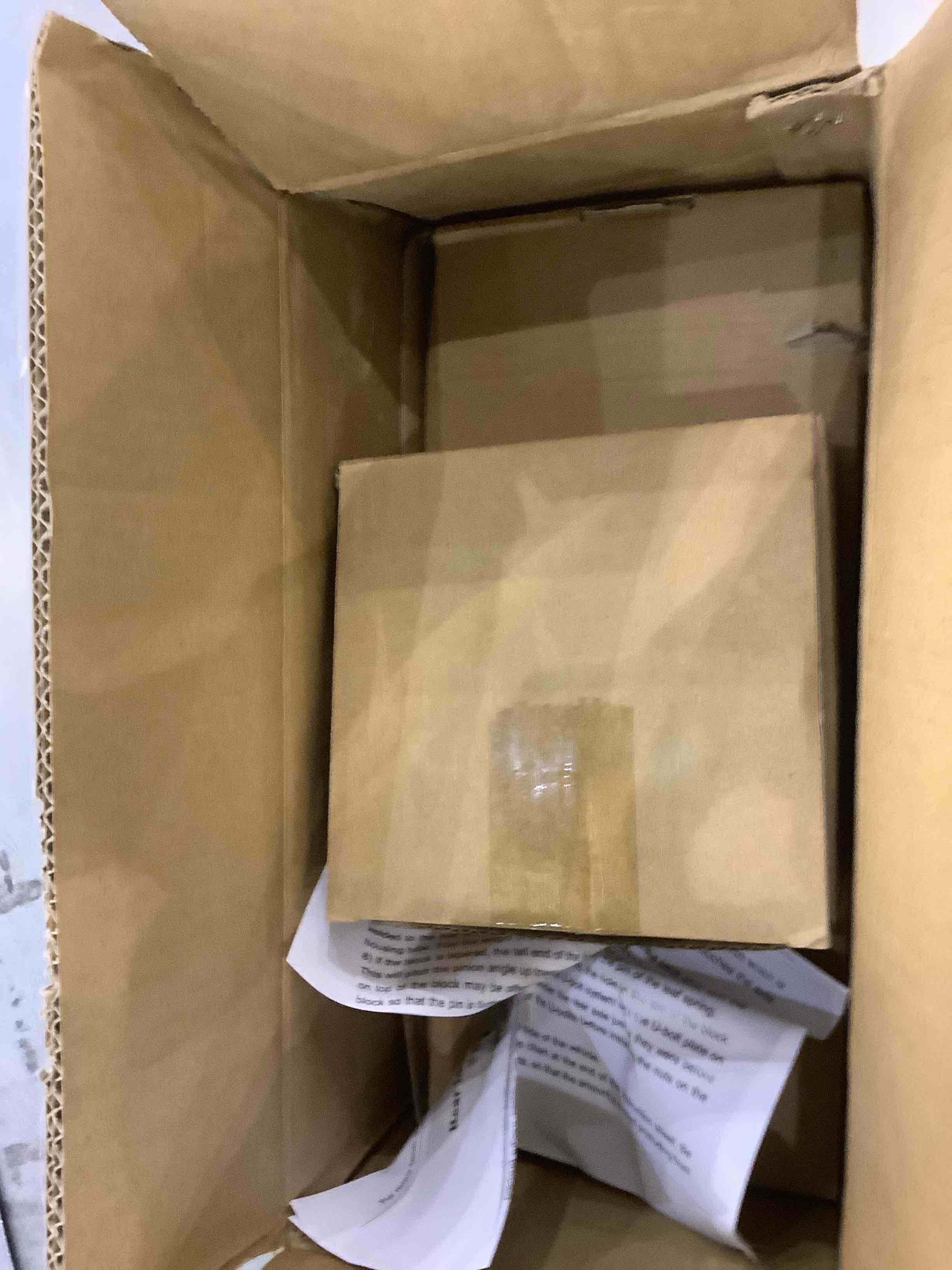 https://s3.amazonaws.com/lotting-images-prod/BargainHunt/EXS01288925_1713358416119.jpeg