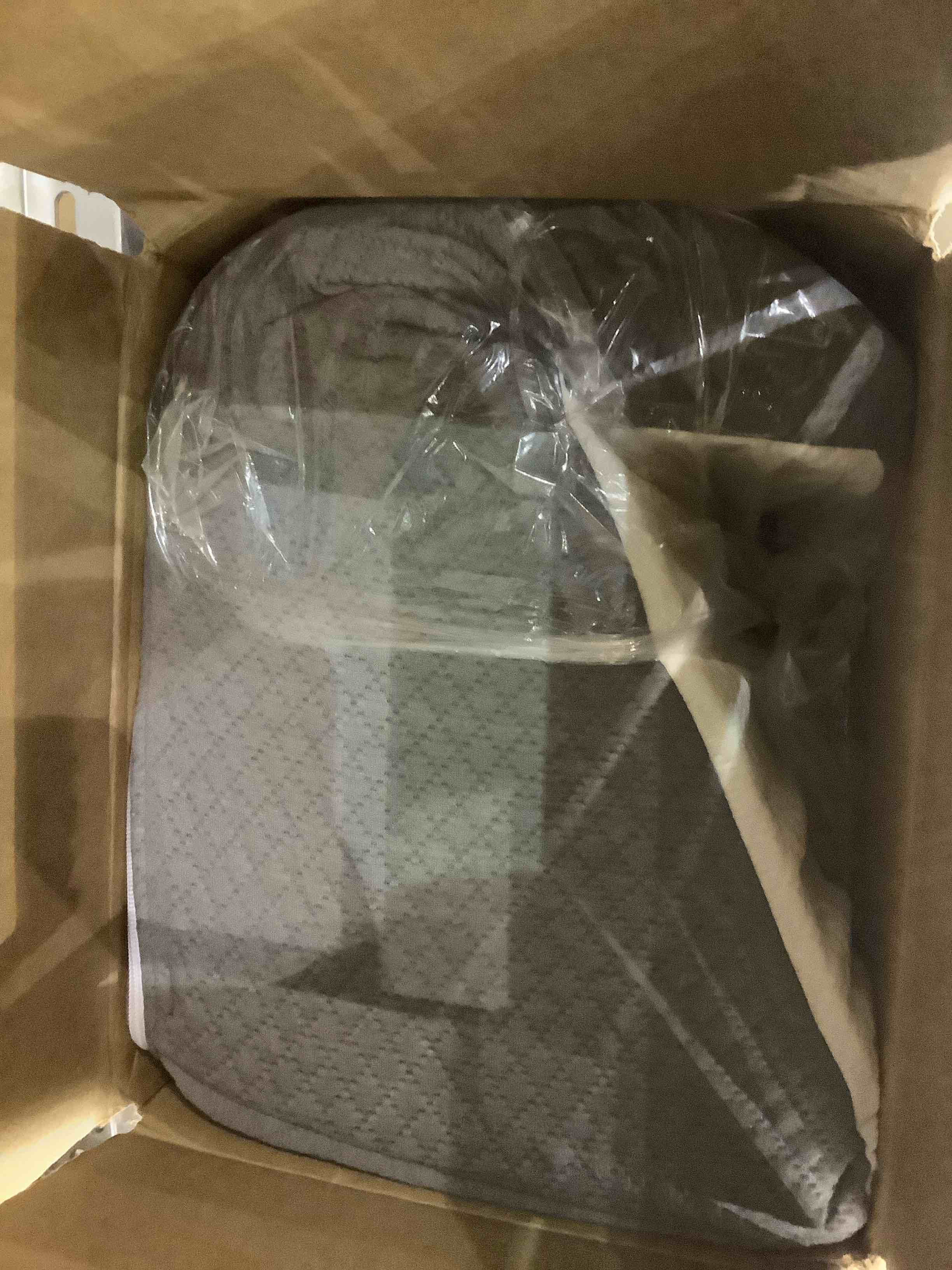 https://s3.amazonaws.com/lotting-images-prod/BargainHunt/EXS01288970_1713537886661.jpeg
