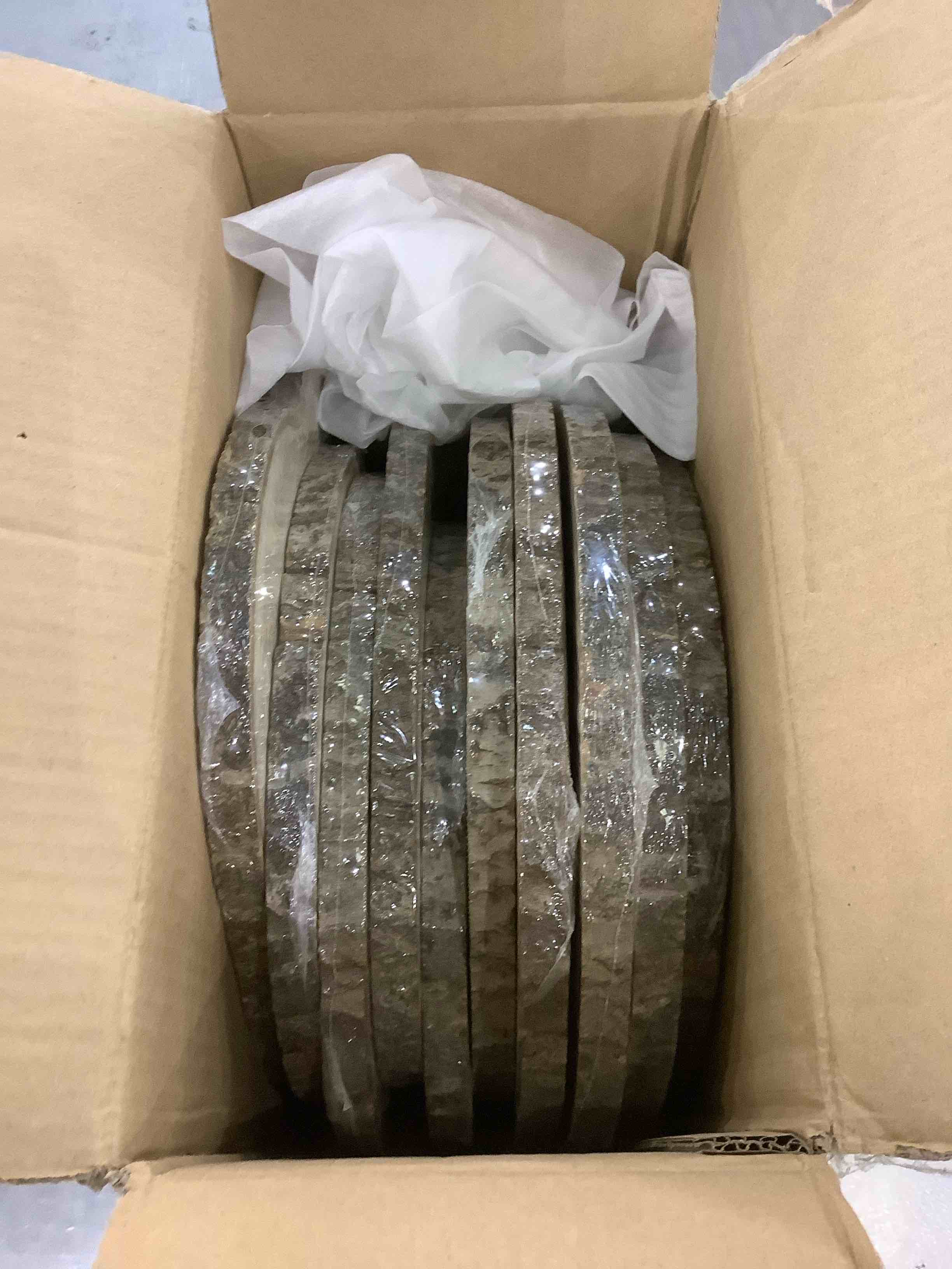 https://s3.amazonaws.com/lotting-images-prod/BargainHunt/EXS01288979_1713539970478.jpeg