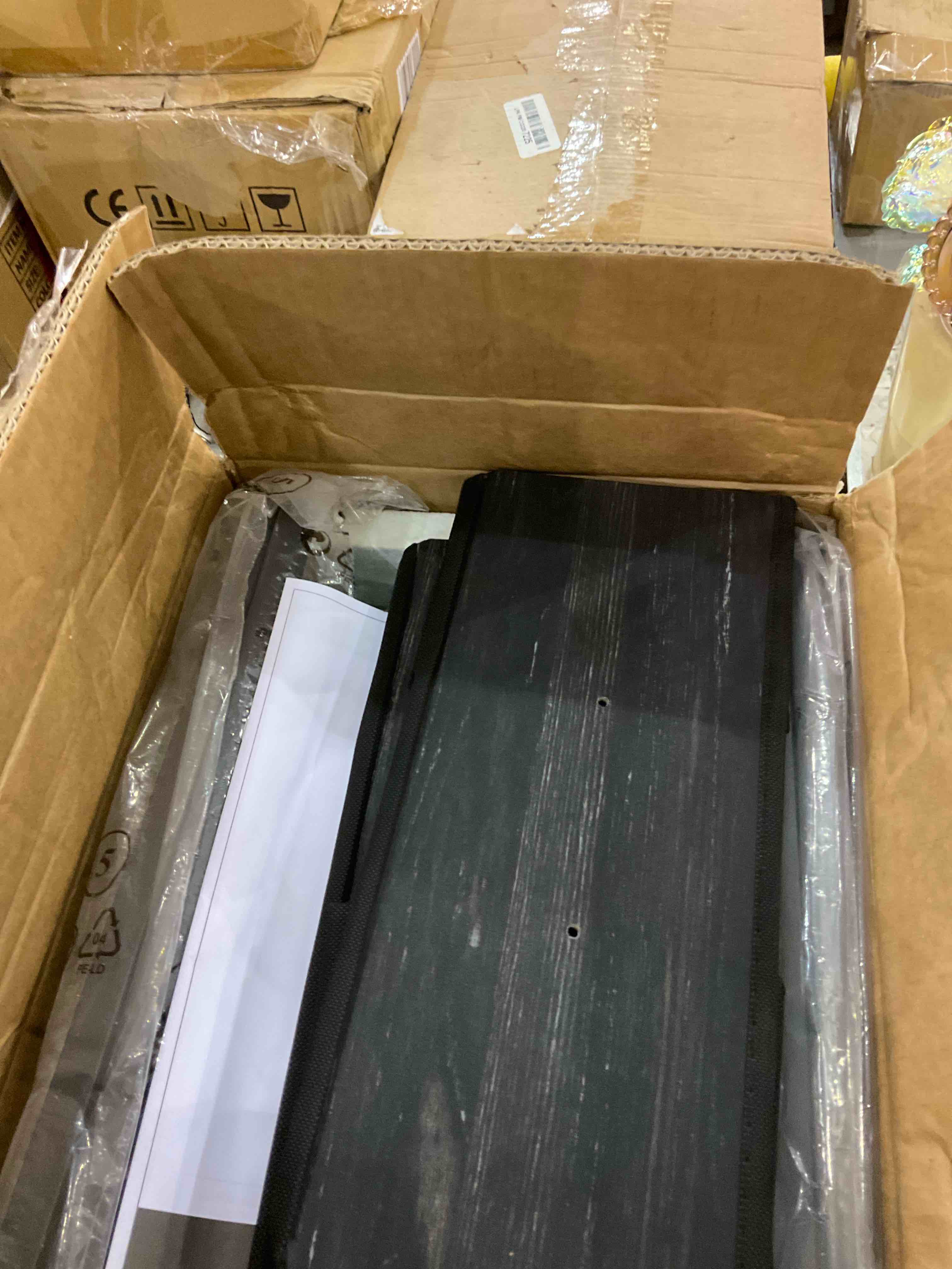 https://s3.amazonaws.com/lotting-images-prod/BargainHunt/EXS01289482_1715695394698.jpeg