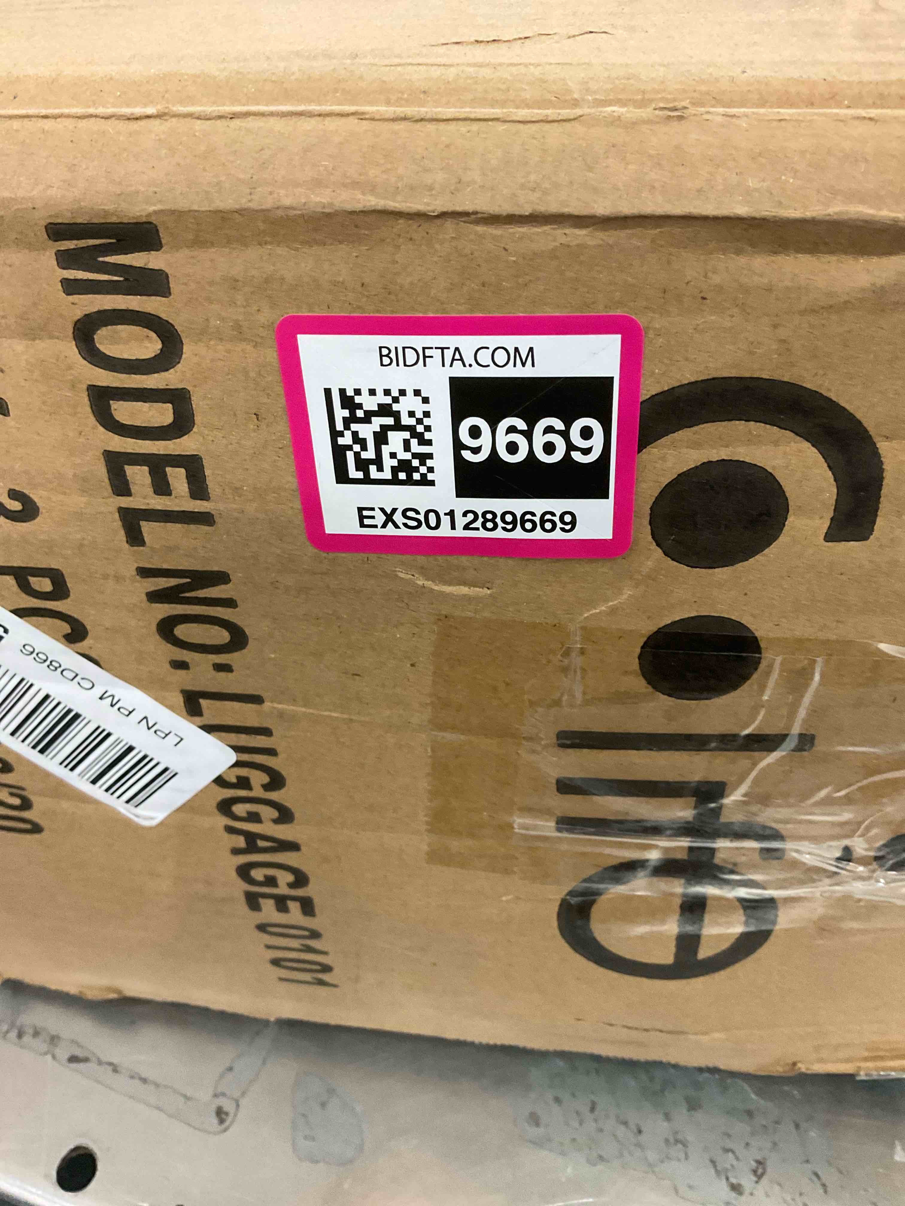 https://s3.amazonaws.com/lotting-images-prod/BargainHunt/EXS01289669_1712240207592.jpeg