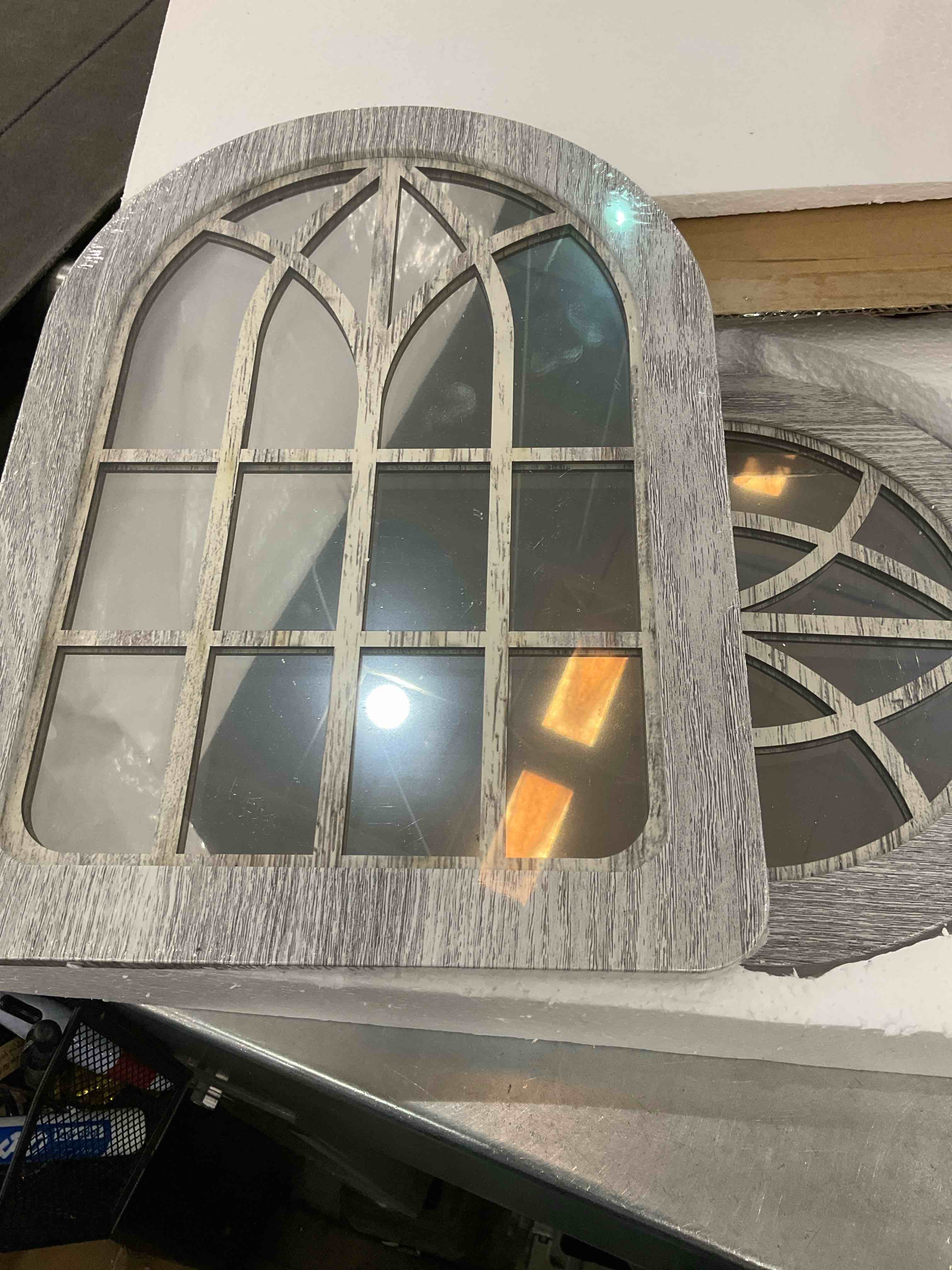https://s3.amazonaws.com/lotting-images-prod/BargainHunt/EXS01289797_1712326491212.jpeg