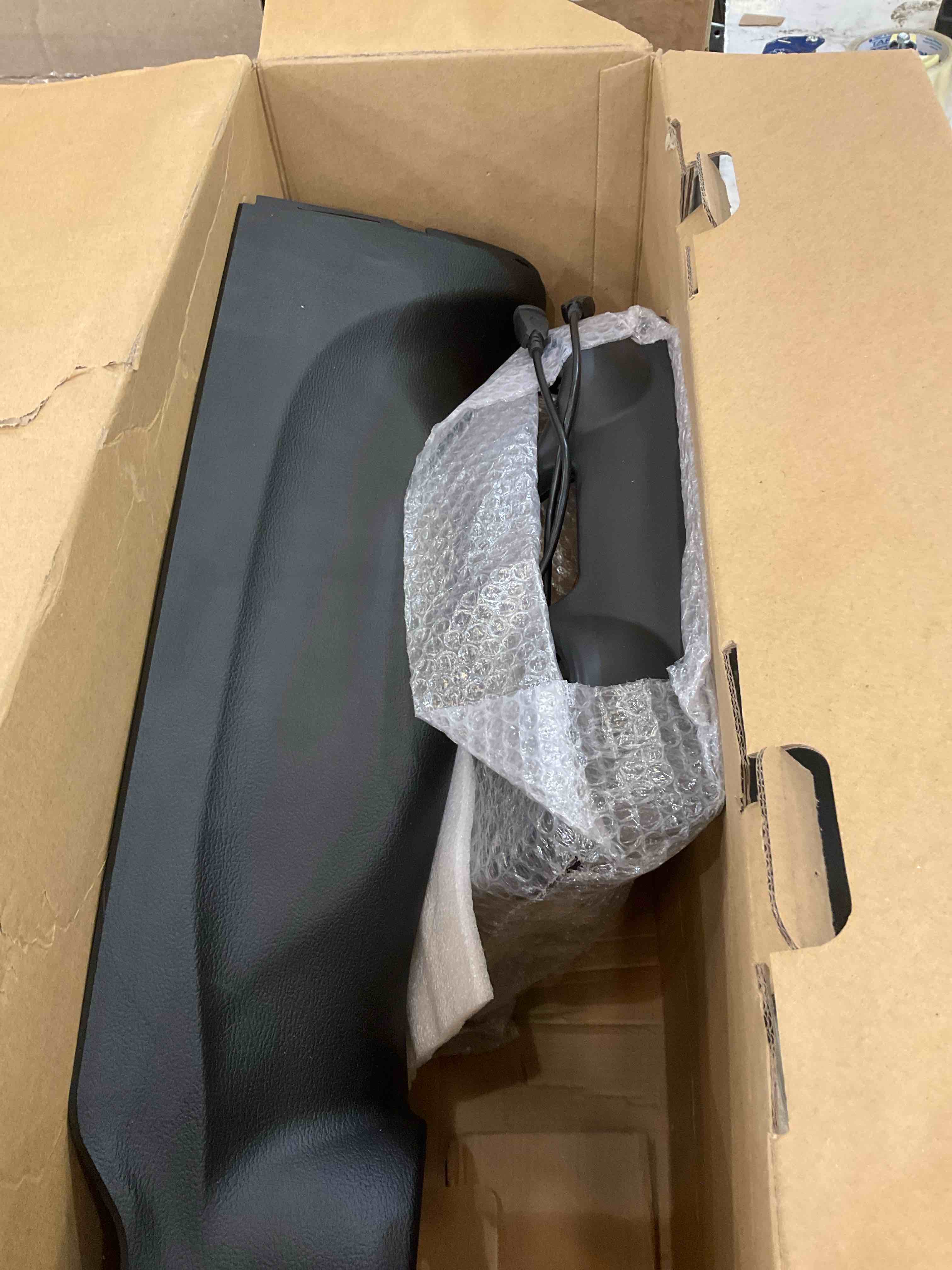 https://s3.amazonaws.com/lotting-images-prod/BargainHunt/EXS01290016_1713891301605.jpeg