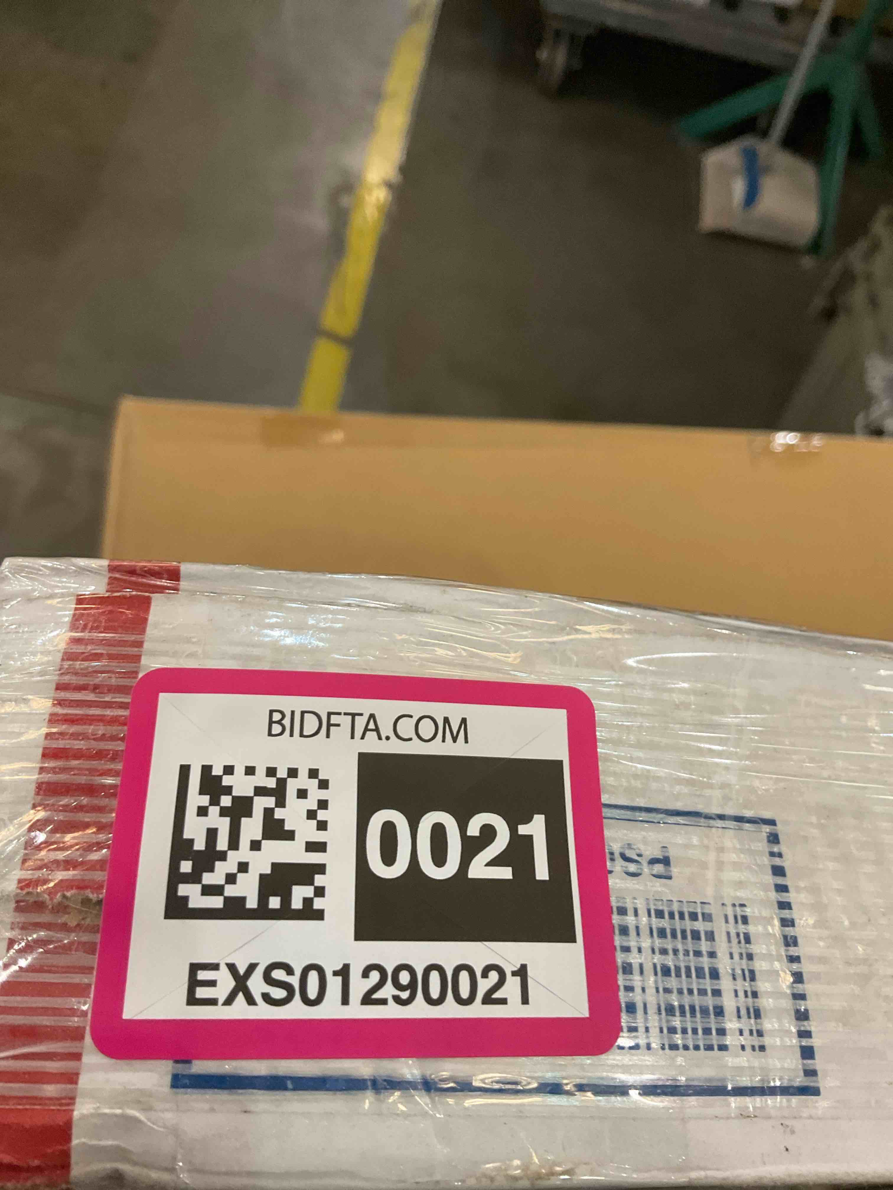 https://s3.amazonaws.com/lotting-images-prod/BargainHunt/EXS01290021_1713892066739.jpeg