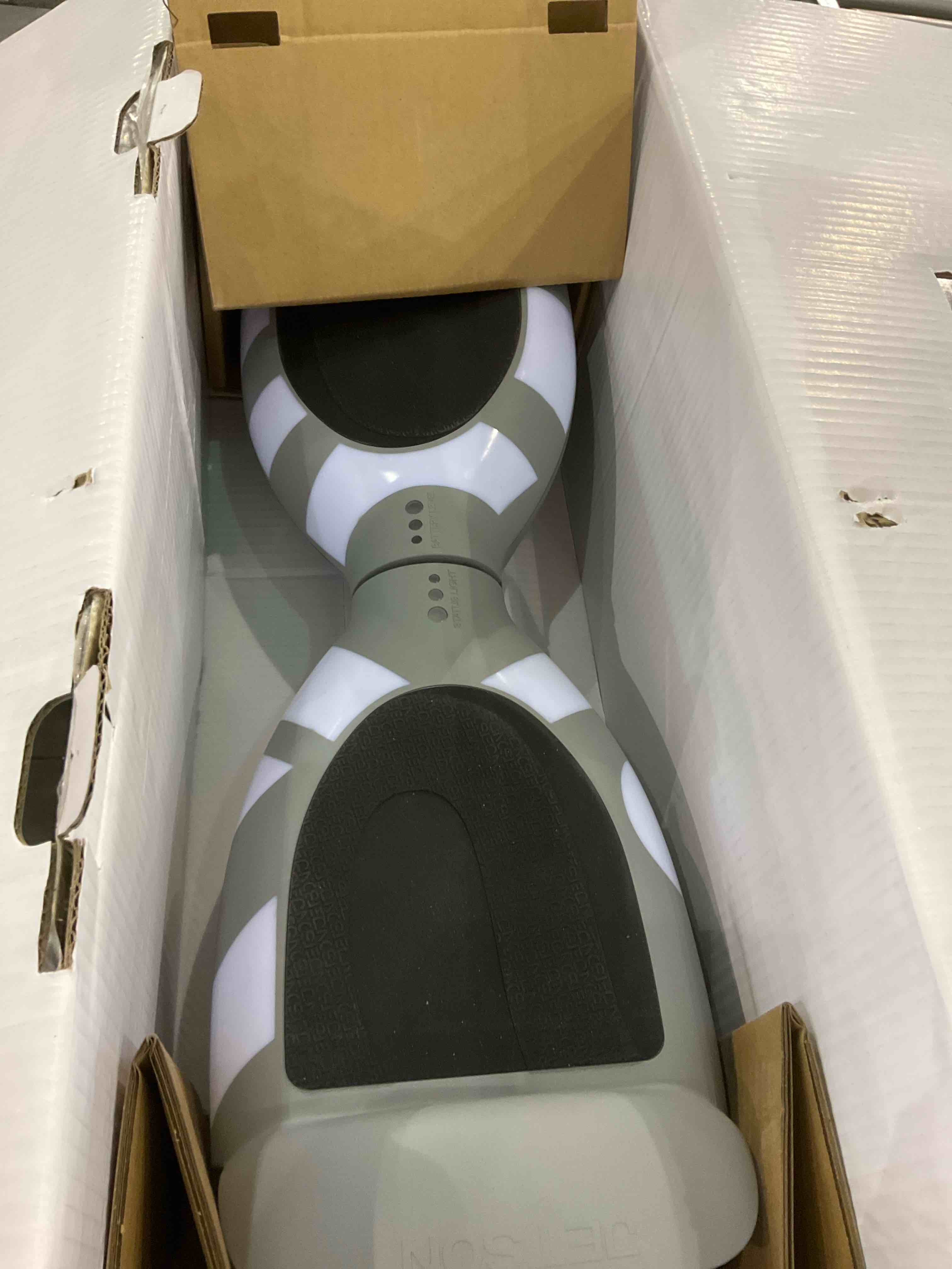 https://s3.amazonaws.com/lotting-images-prod/BargainHunt/EXS01290411_1714132231575.jpeg