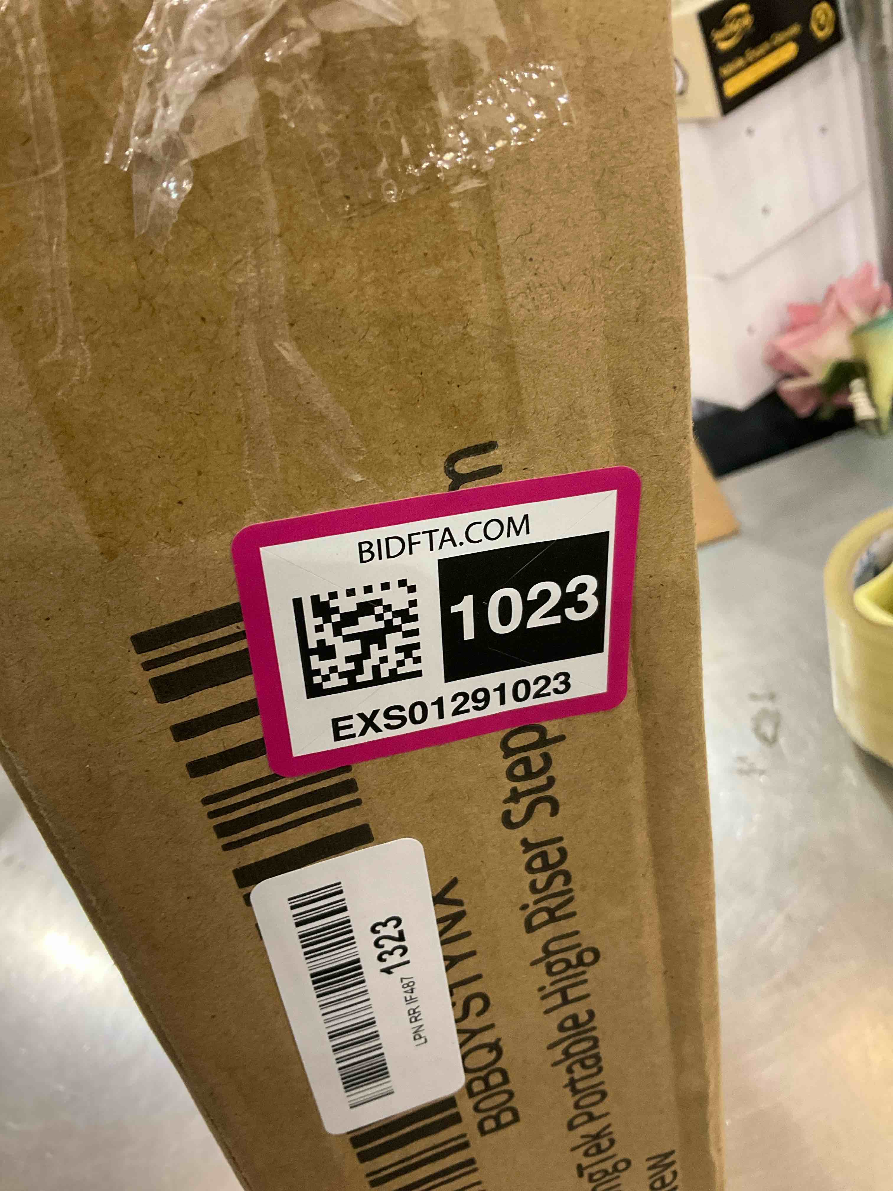 https://s3.amazonaws.com/lotting-images-prod/BargainHunt/EXS01291023_1712324529140.jpeg