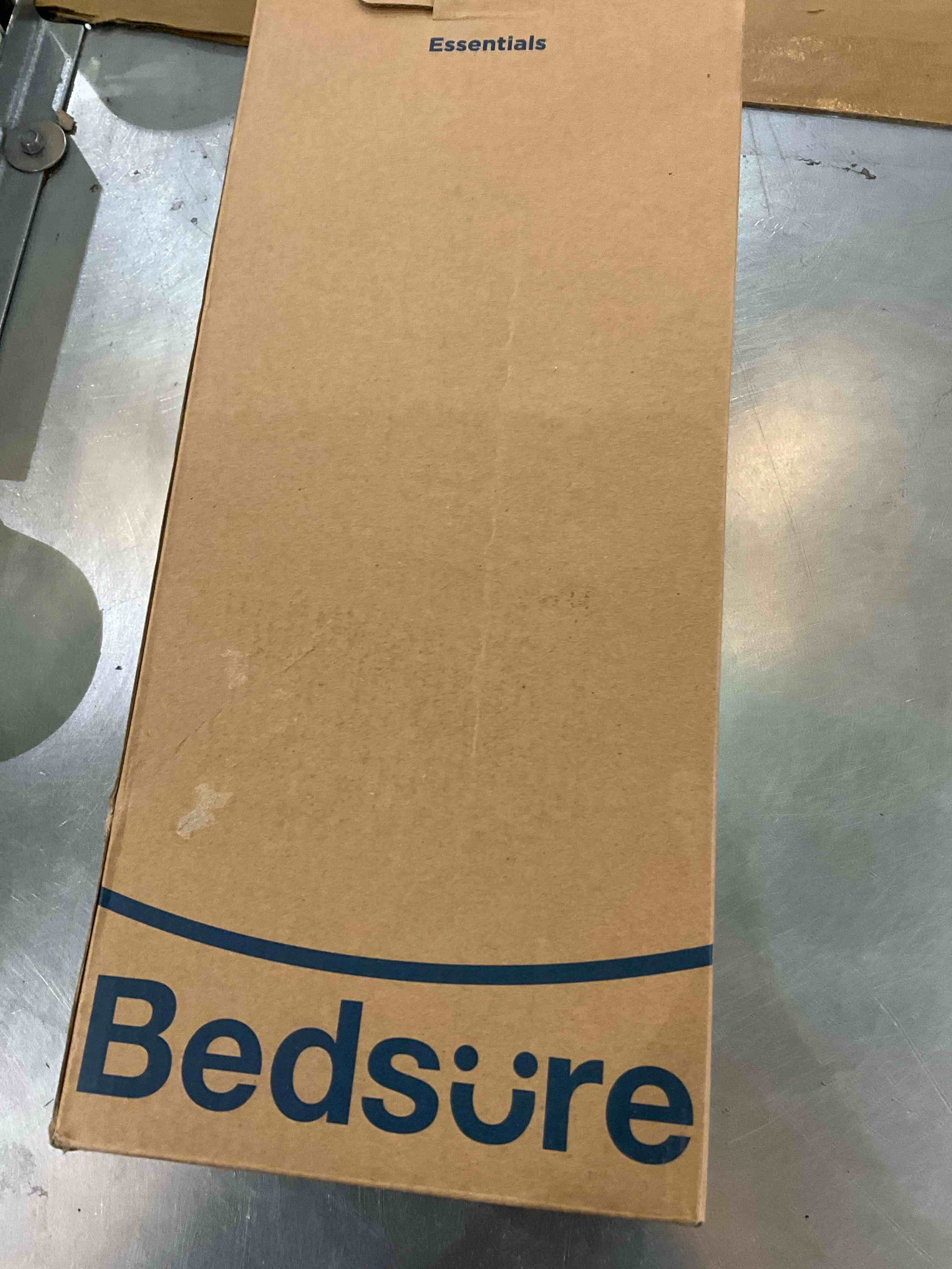 https://s3.amazonaws.com/lotting-images-prod/BargainHunt/EXS01291025_1712324675639.jpeg